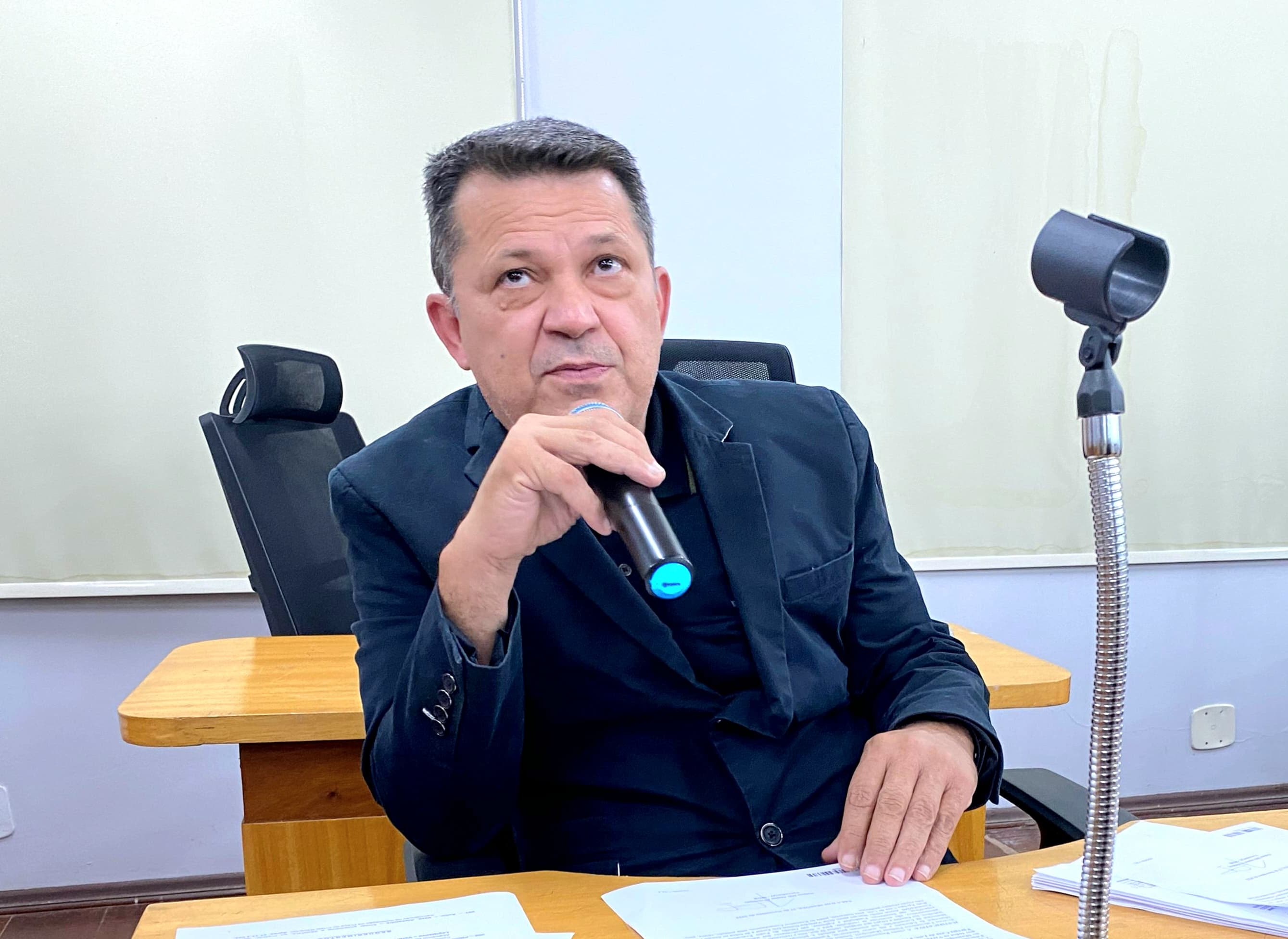 Vereador pede que plano de cargos de administrativos esteja previsto no Orçamento