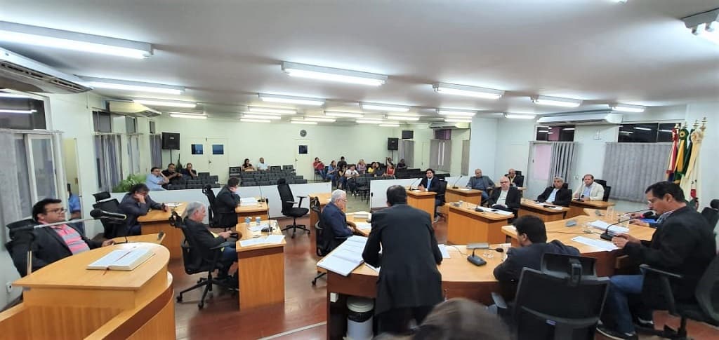 Câmara aprova Projeto de Lei que altera tabela salarial de servidores efetivos da Prefeitura