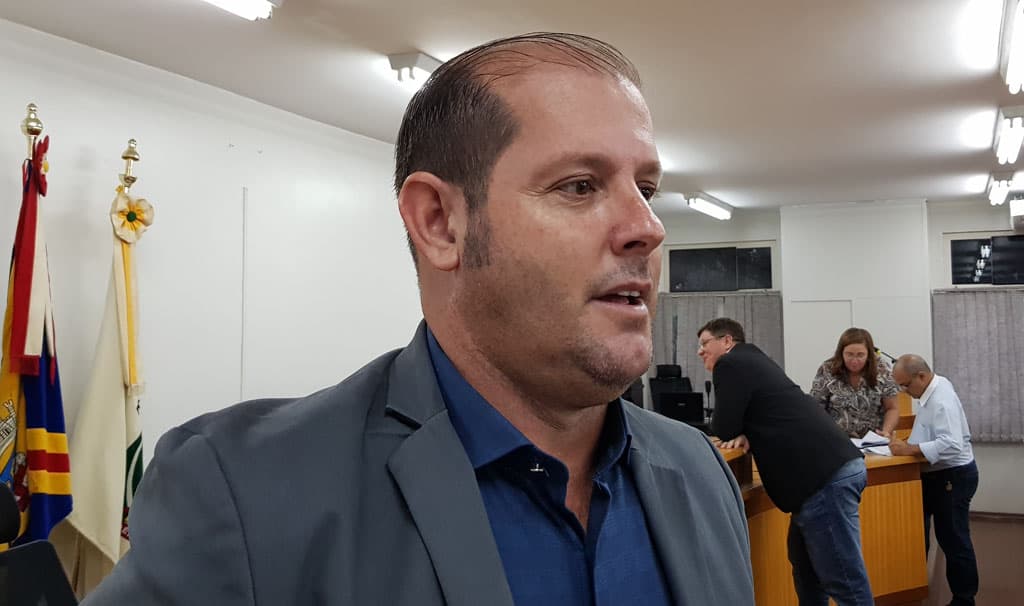 Lajotamento de via pública no Bairro Aeroporto é solicitado na Câmara
