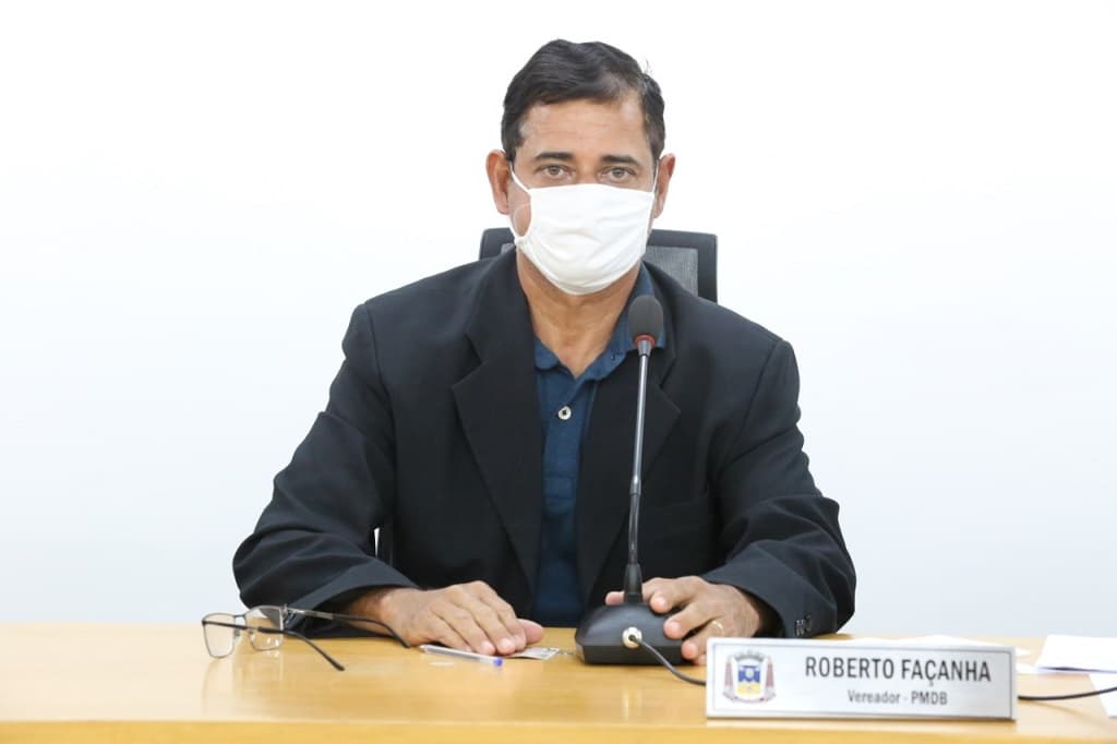 Vereador pede antecipação de 50% do 13º salário para servidores públicos do Município