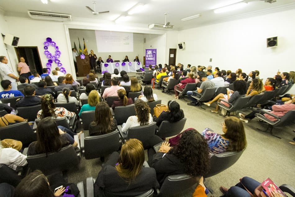 Agosto Lilás busca sensibilizar sociedade pelo fim da violência contra a mulher