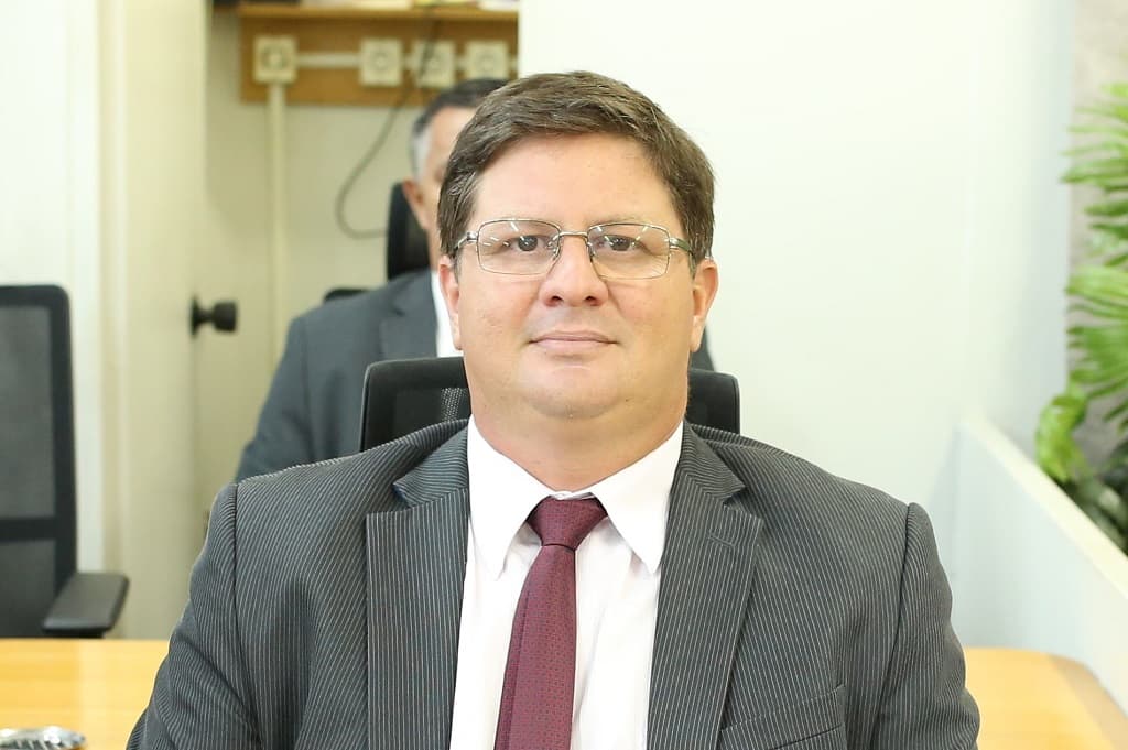 Projeto de Lei responsabiliza donos pela remoção das fezes de animais