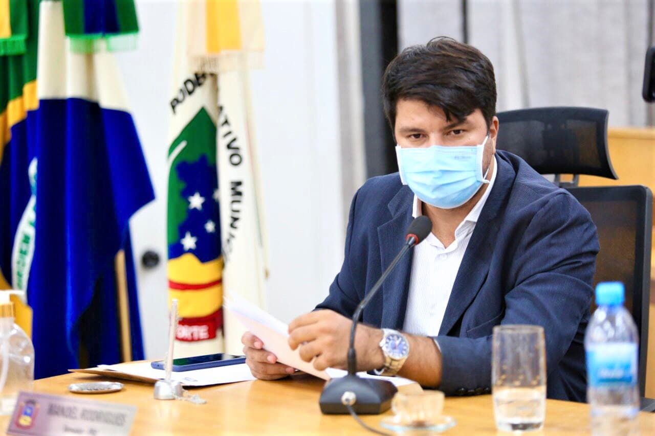 Vereador sugere inclusão de temas como drogas, violência doméstica e feminicídio nas escolas