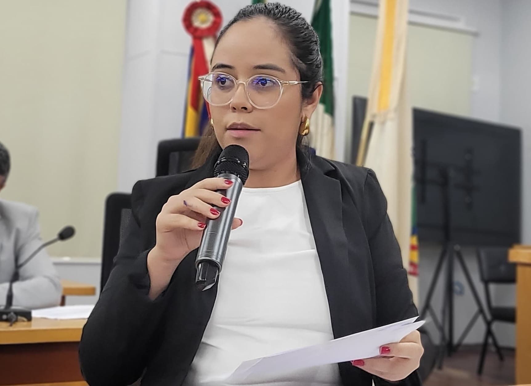 Hanna solicita obras de pavimentação de vias urbanas no Cristo Redentor