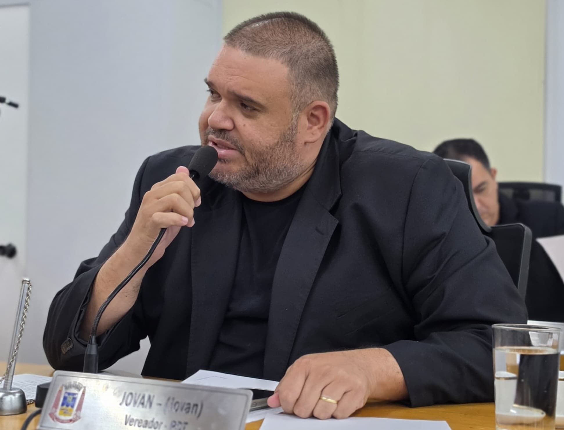 Jovan cobra providências em relação a descarte irregular de lixo no Popular Nova