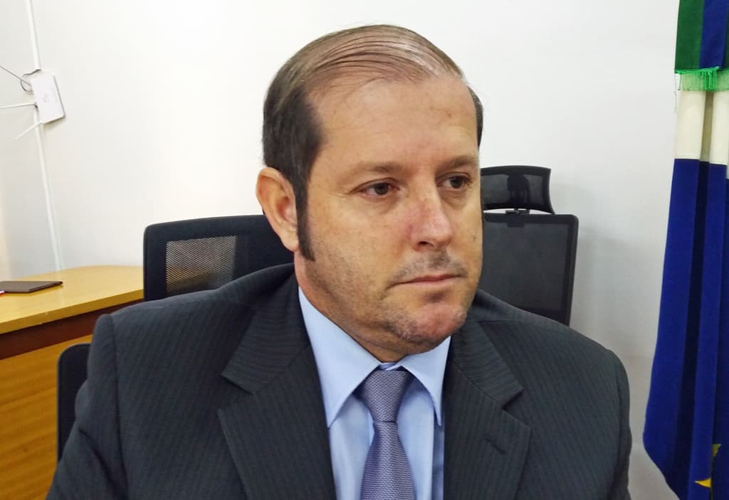 Vereador Gaúcho pede à Sanesul, correção de vazamento no Aeroporto