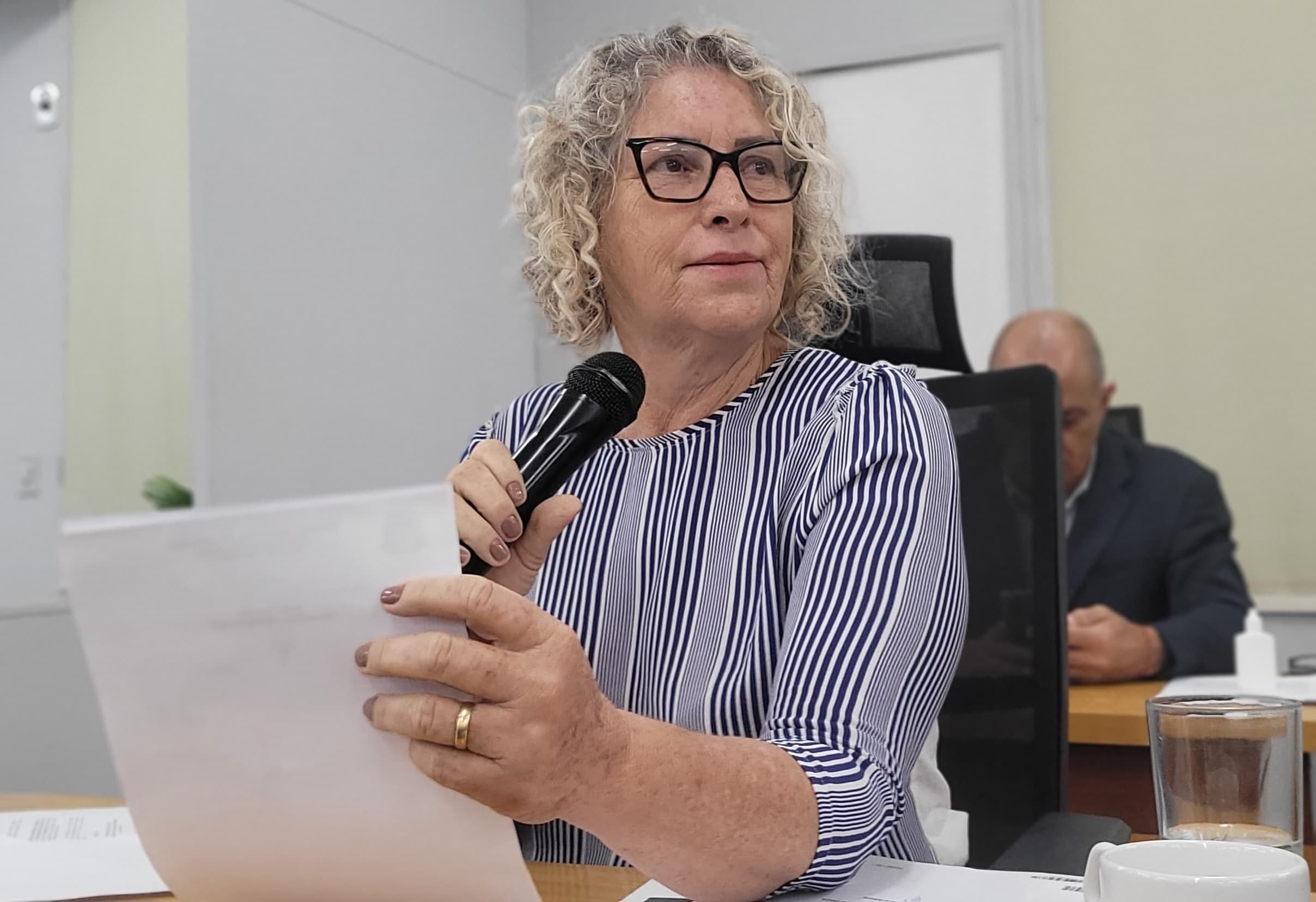 Na Câmara, Nanah reforça cobrança de informações sobre o cemitério do Taquaral