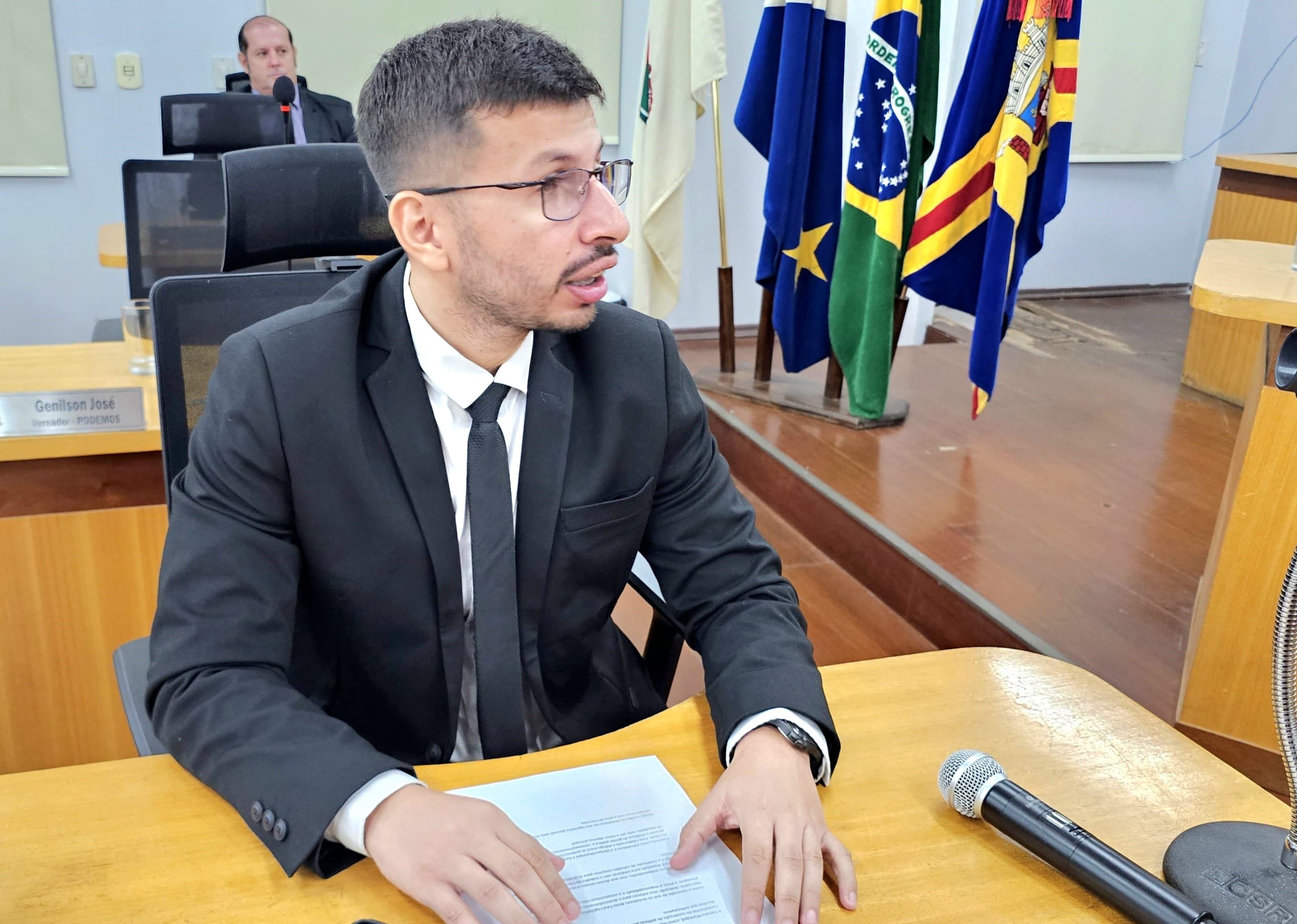 Vereador pede à Energisa, poda necessária de árvores para evitar problemas na rede elétrica