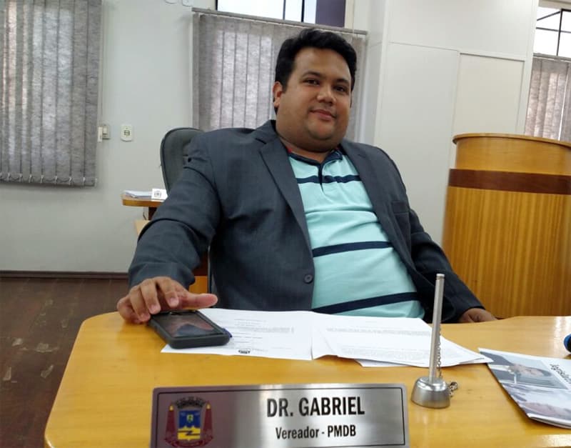 Após denúncias, vereador cobra informações sobre trabalho de médicos e odontólogos