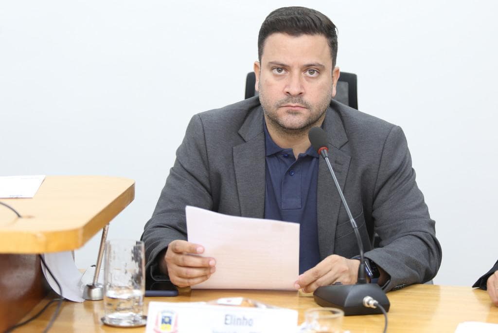 Vereador solicita à Prefeitura, melhorias na praça do Bairro Cristo Redentor