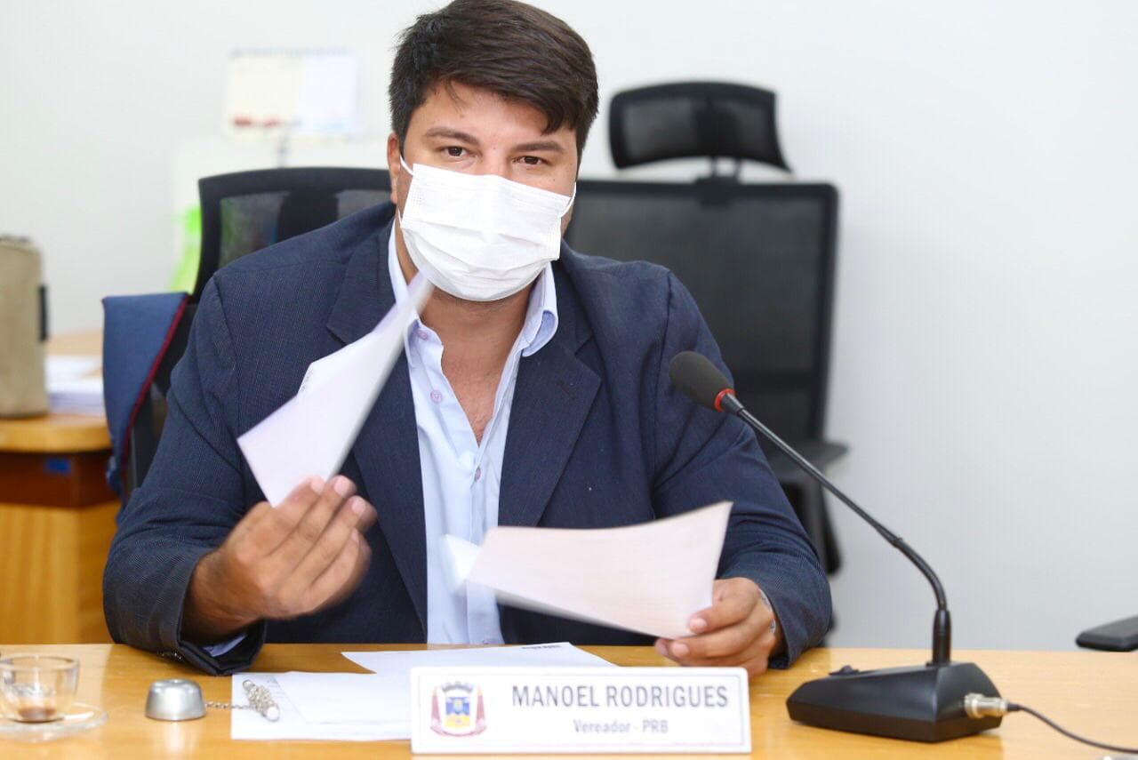 Vereador solicita serviços para melhorar condições de tráfego na cidade