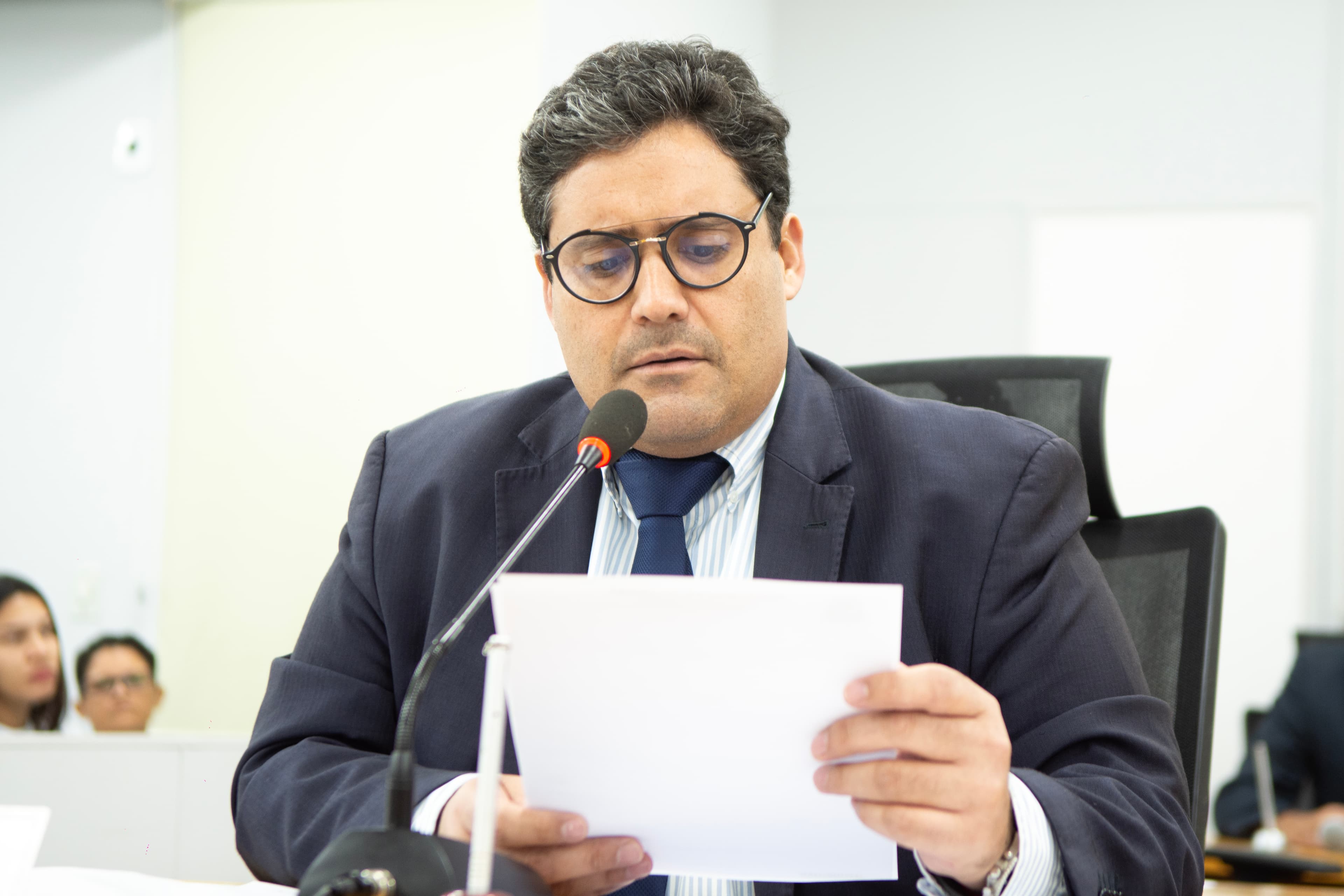 Na Câmara, Chicão cobra informações sobre tarifa de embarque na rodoviária de Corumbá