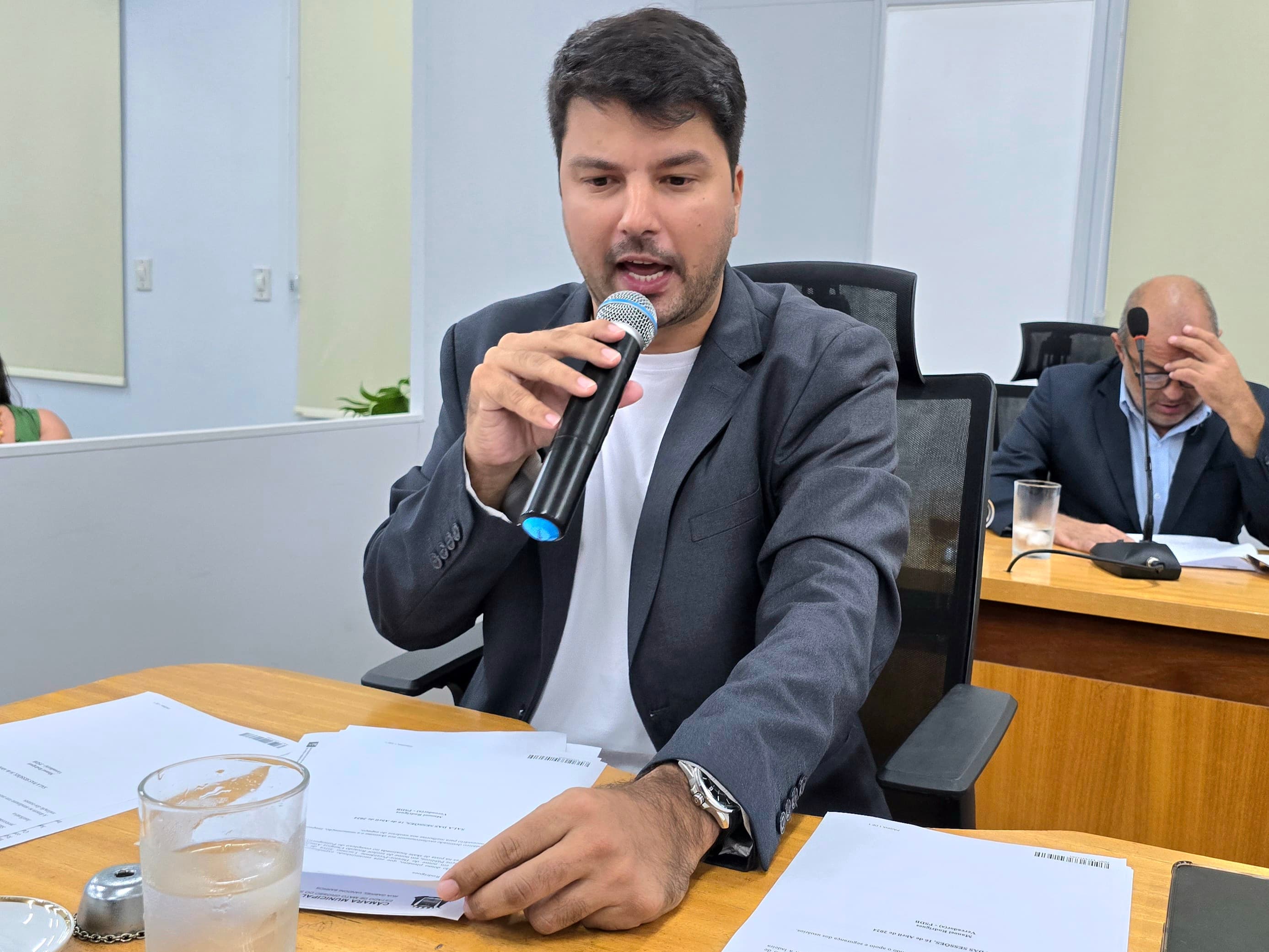Vereador cobra rapidez na realização de exames protocolados nas unidades de saúde