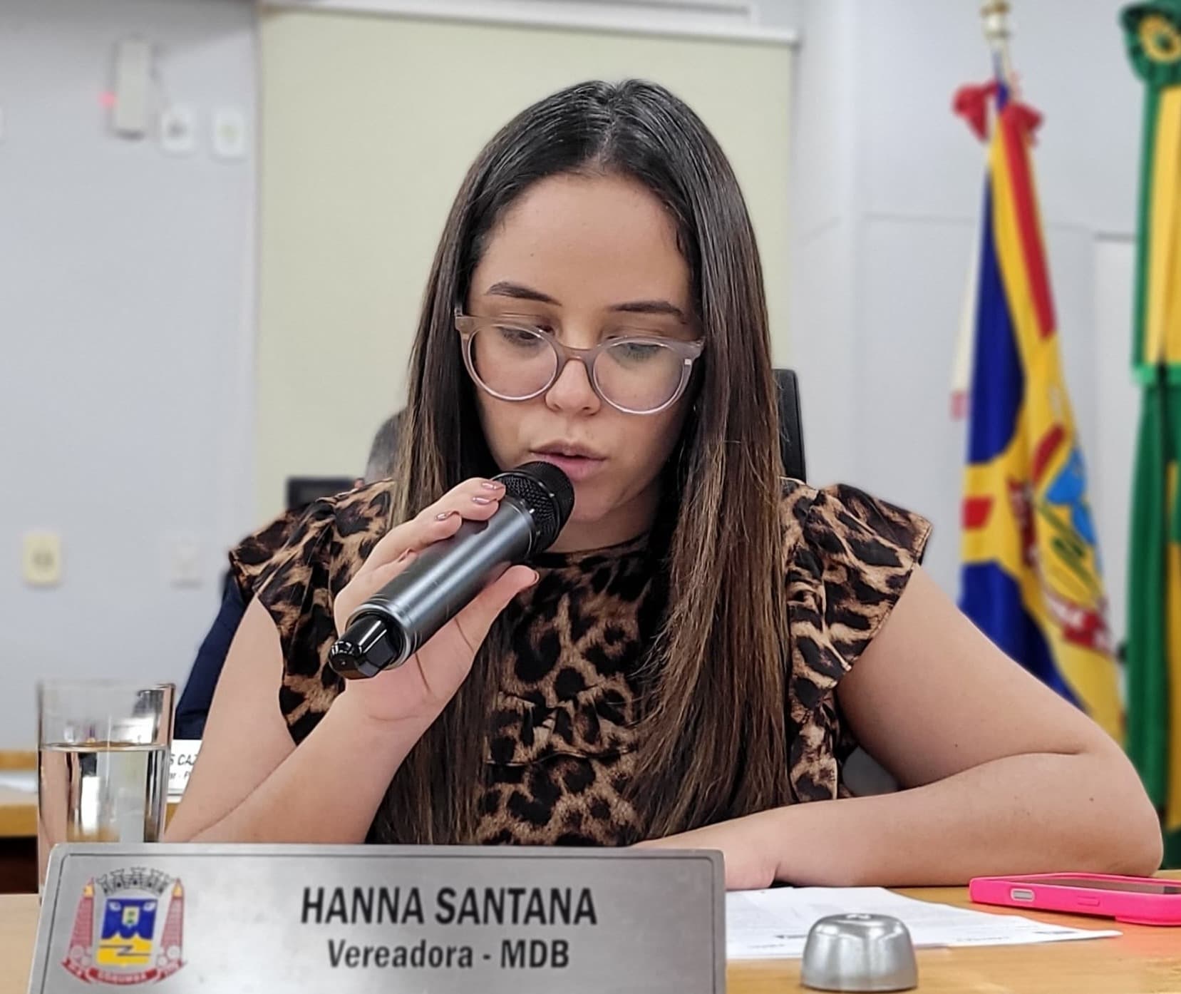 Hanna questiona Poder Executivo sobre convocação de professores aprovados em concurso