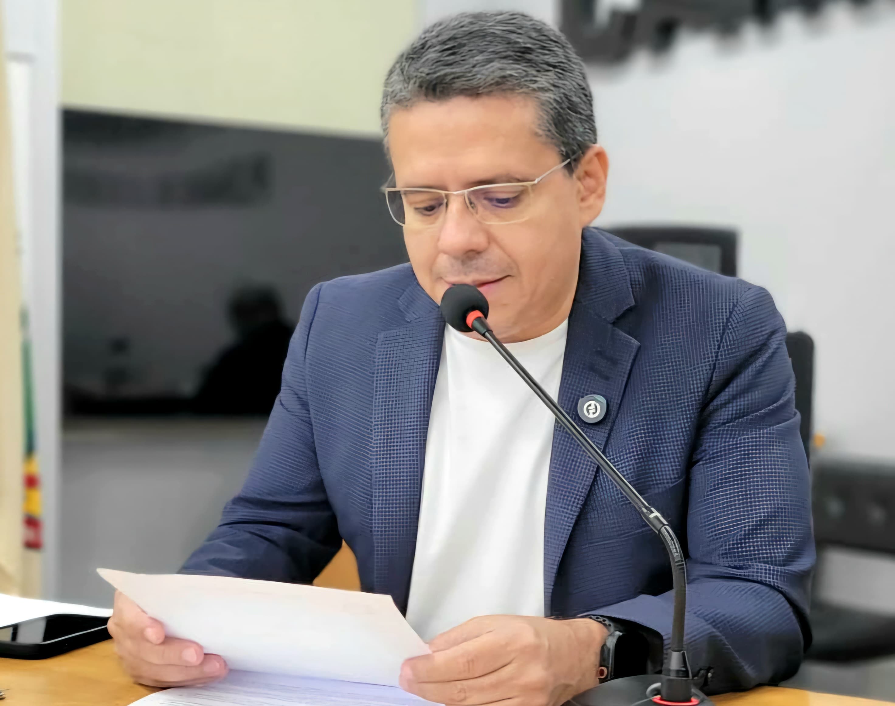 Alexandre pede implementação da tarifa social de água e esgoto em Corumbá