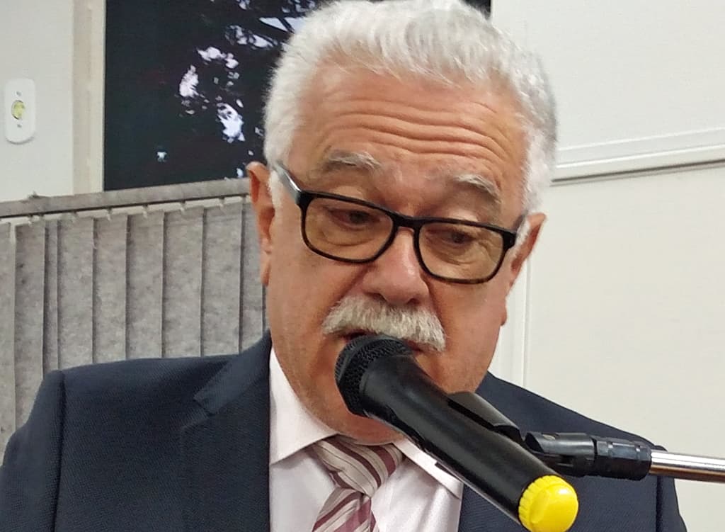 Domingos sugere abertura em canteiro na Candelária para atender SAMU