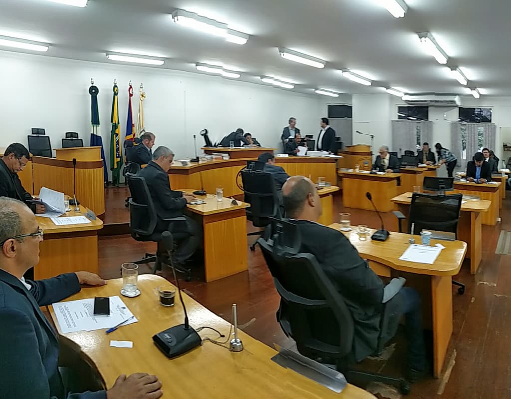 Solicitações de moradores via WhatsApp são encaminhadas para a Prefeitura