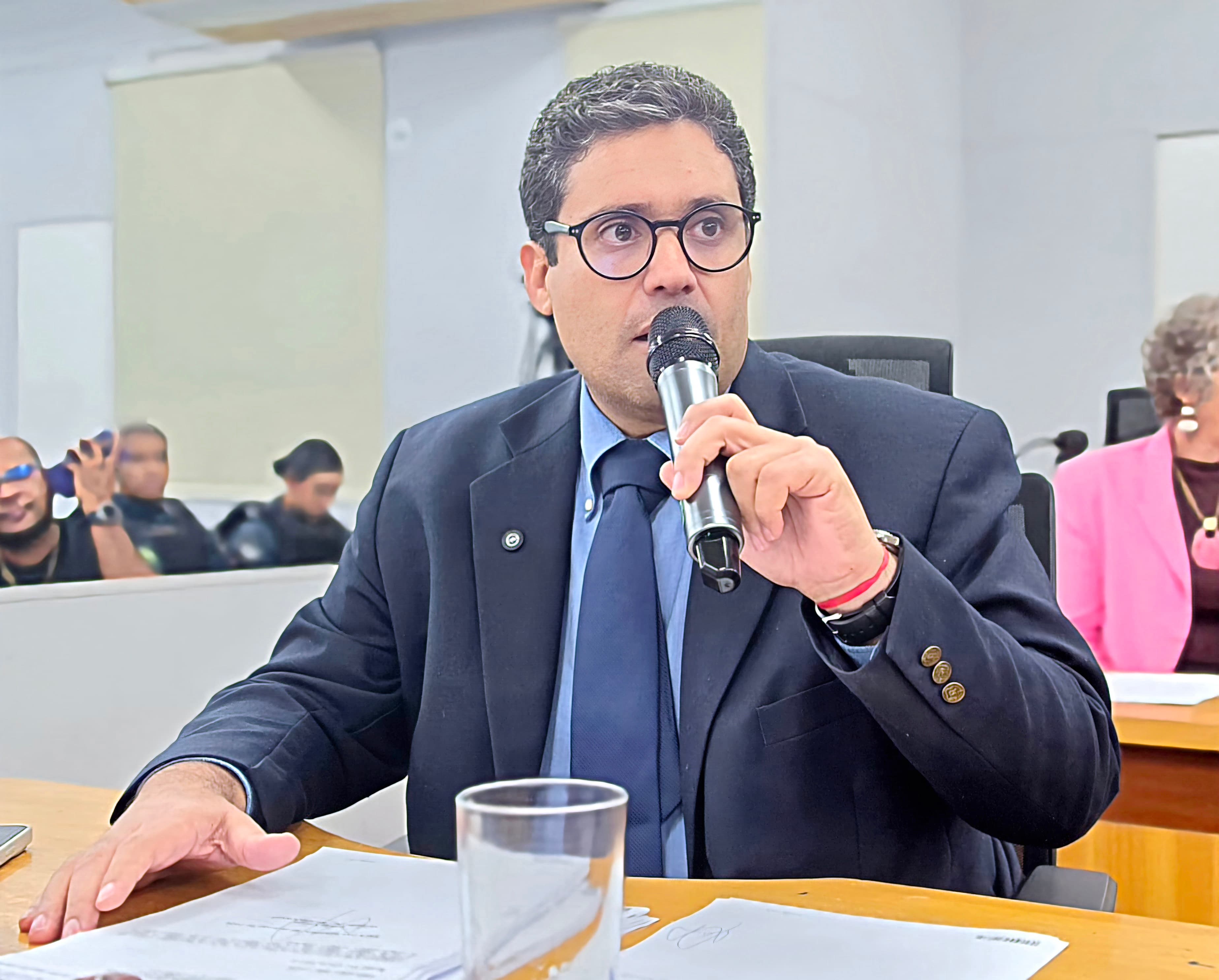 Pavimentação da Estrada Parque é solicitada por Chicão Vianna na Câmara