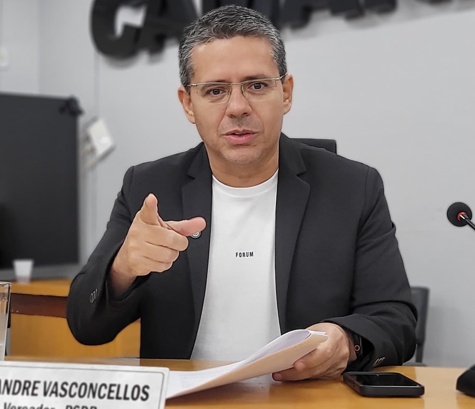 Alexandre propõe parcelamento de férias de servidor em até três períodos