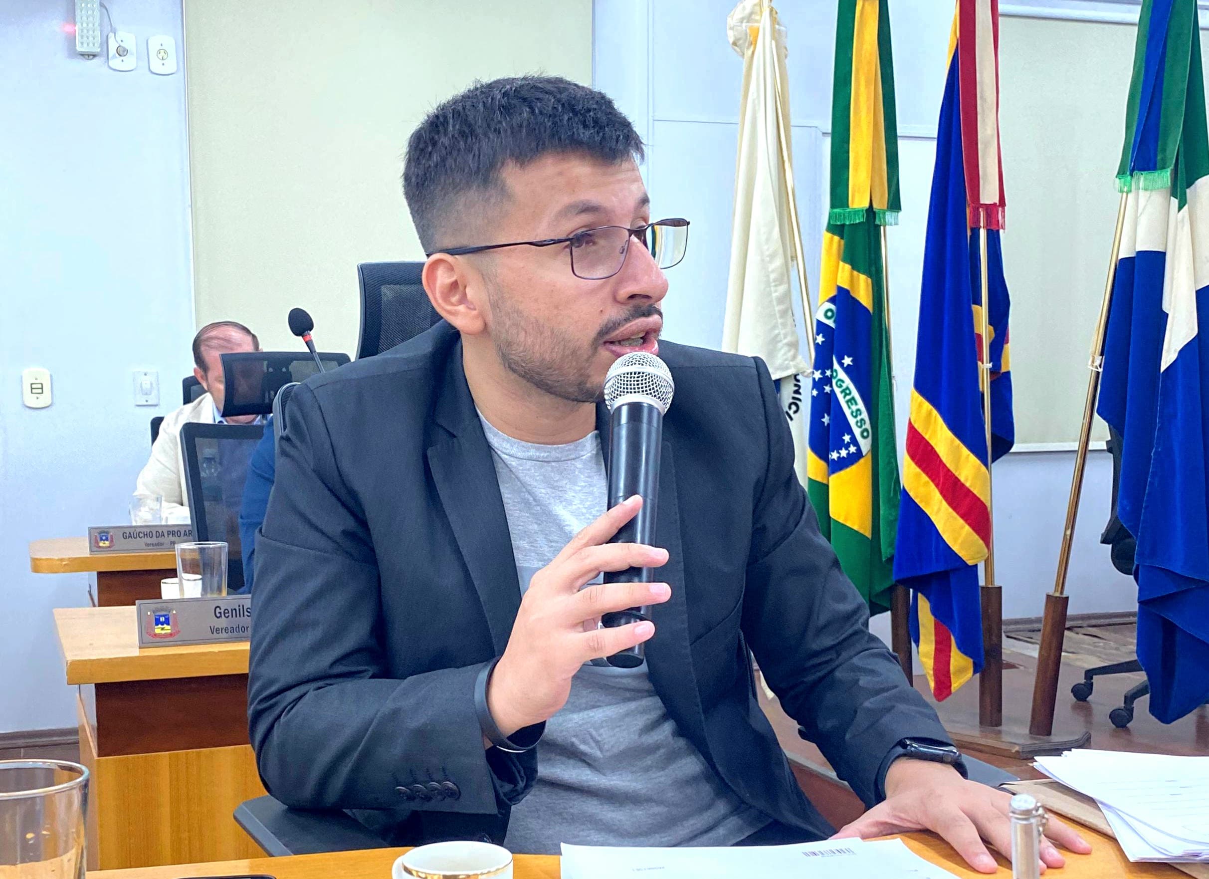 Câmara aprova homenagens aos padres Jair e João dos Santos, por serviços relevantes na cidade