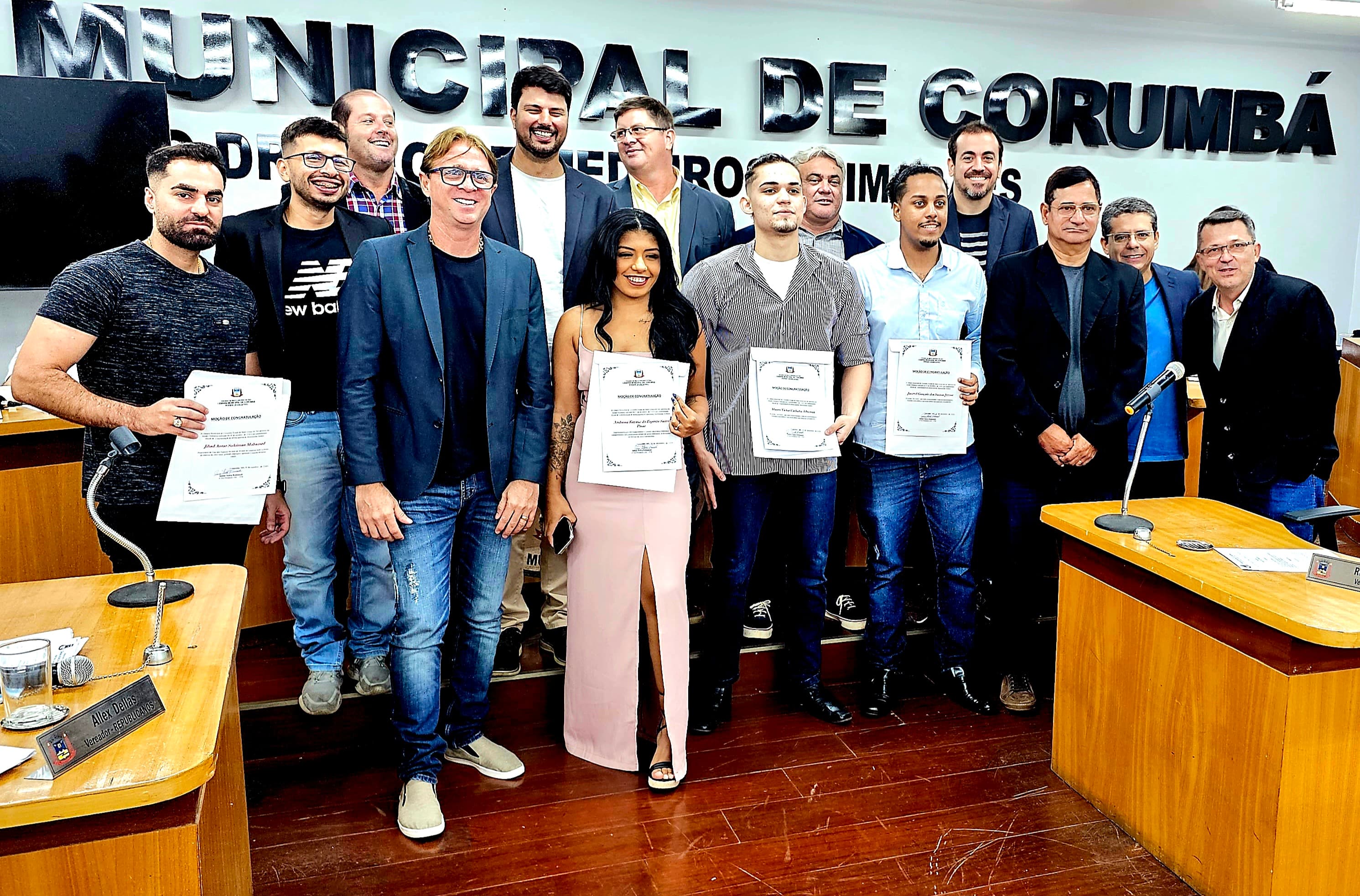 Empreendedores são homenageados durante sessão da Câmara