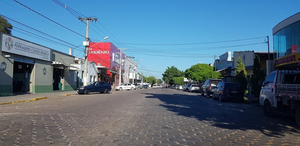 Recuperação do pavimento da Rua Dom Aquino é solicitada na Câmara