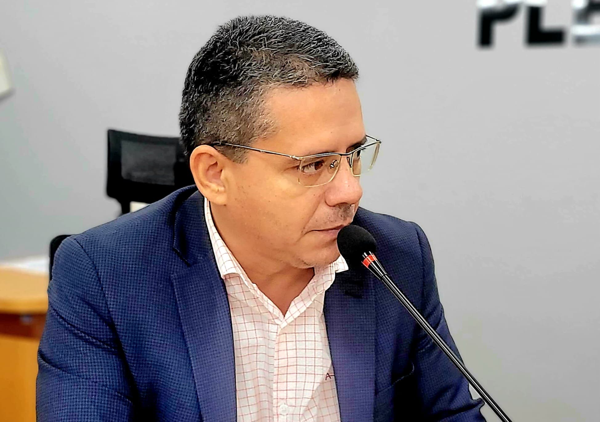 Alexandre apresenta emenda para garantir direitos do servidor público municipal