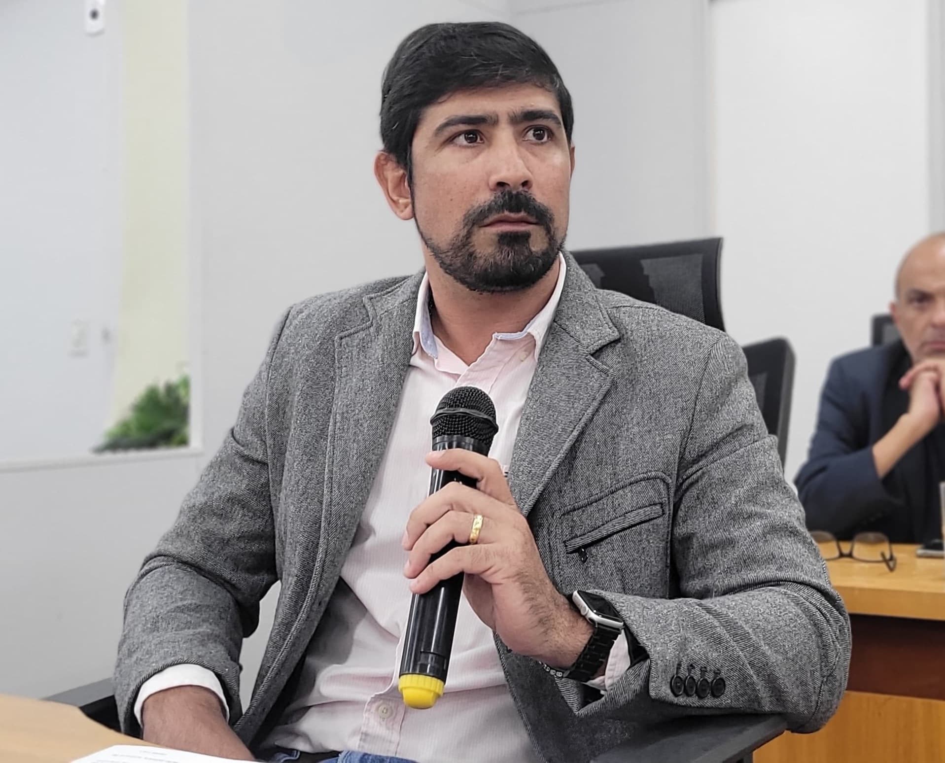 Pietro cobra recuperação da Rodovia Ramon Gomez do CAIC até a fronteira
