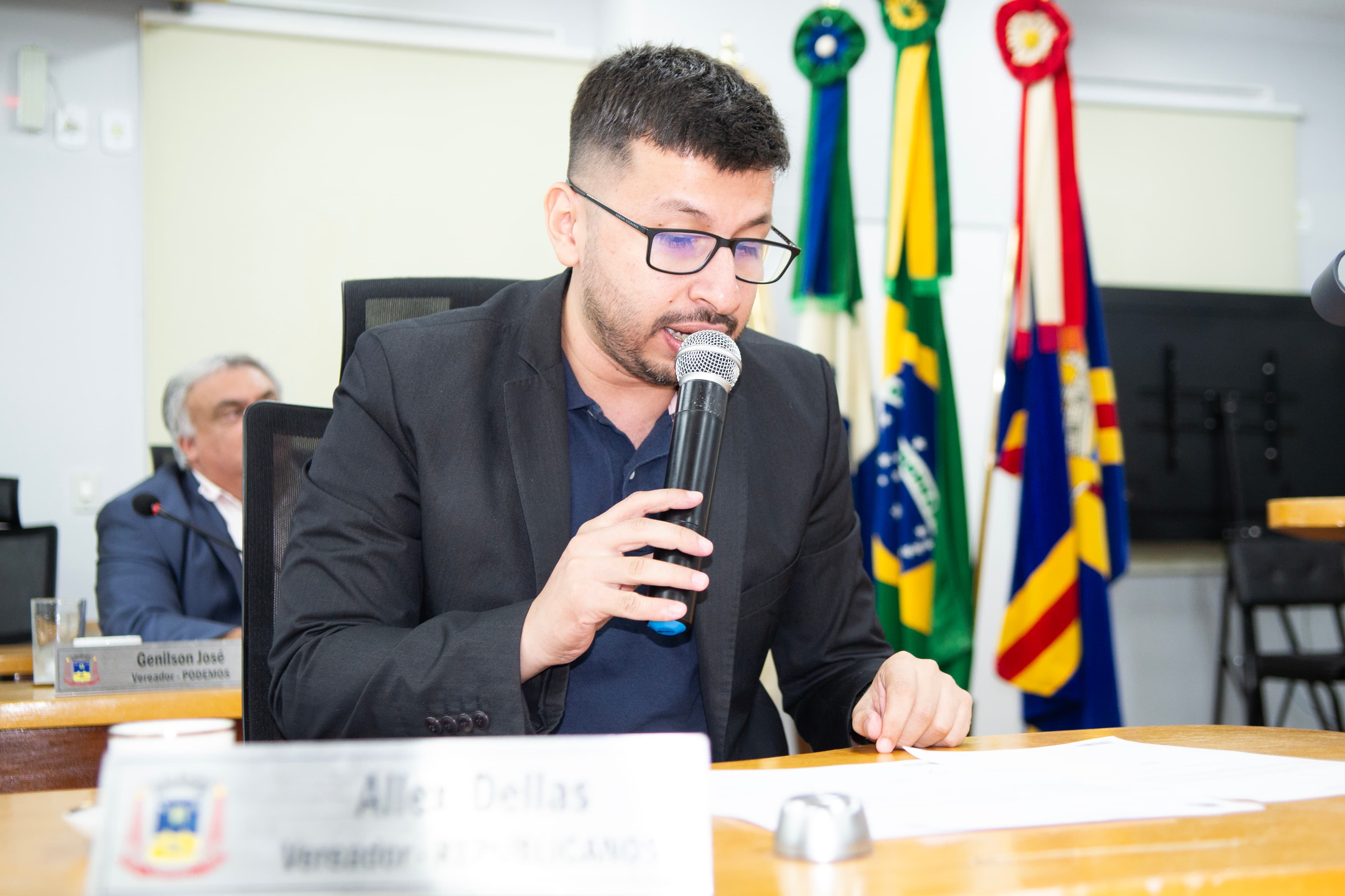 Allex cobra reforço no patrulhamento e rondas ostensivas nas escolas municipais