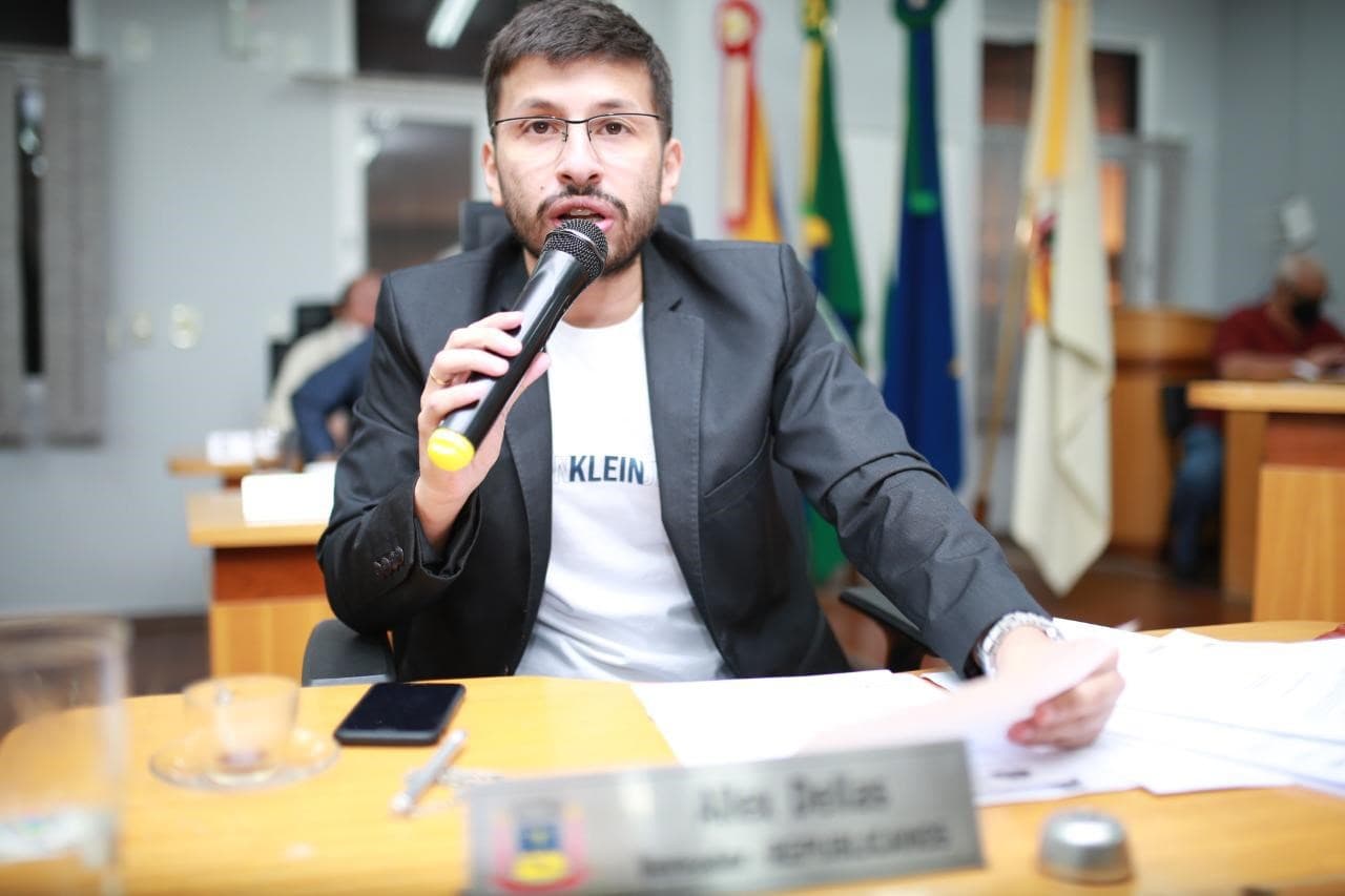 Na Câmara, vereador pede recapeamento da Sete de Setembro, no Cravo Vermelho