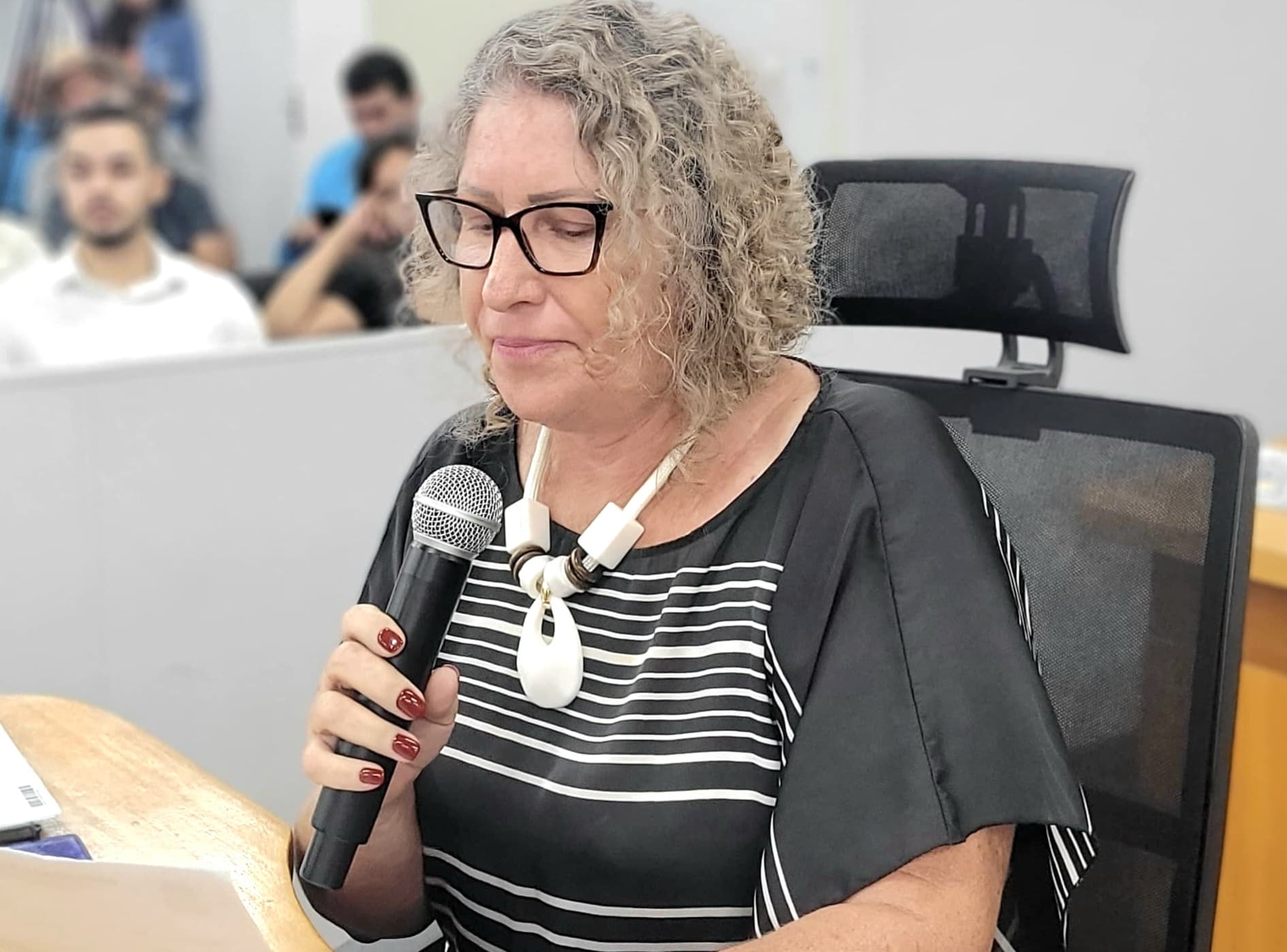 Nanah pede informações sobre situação do cemitério do Assentamento Taquaral