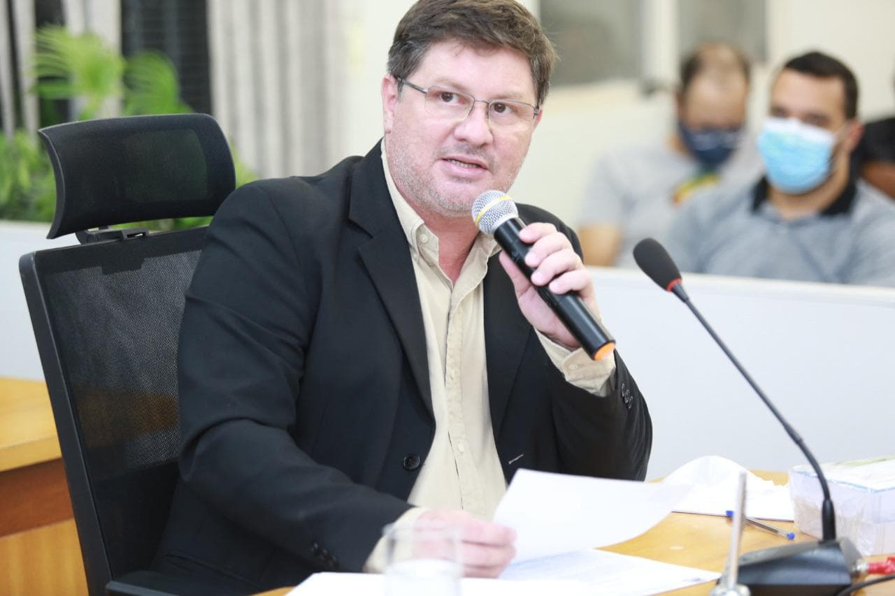 Vereador solicita recuperação de pavimento de vias públicas no Ernesto Sassida
