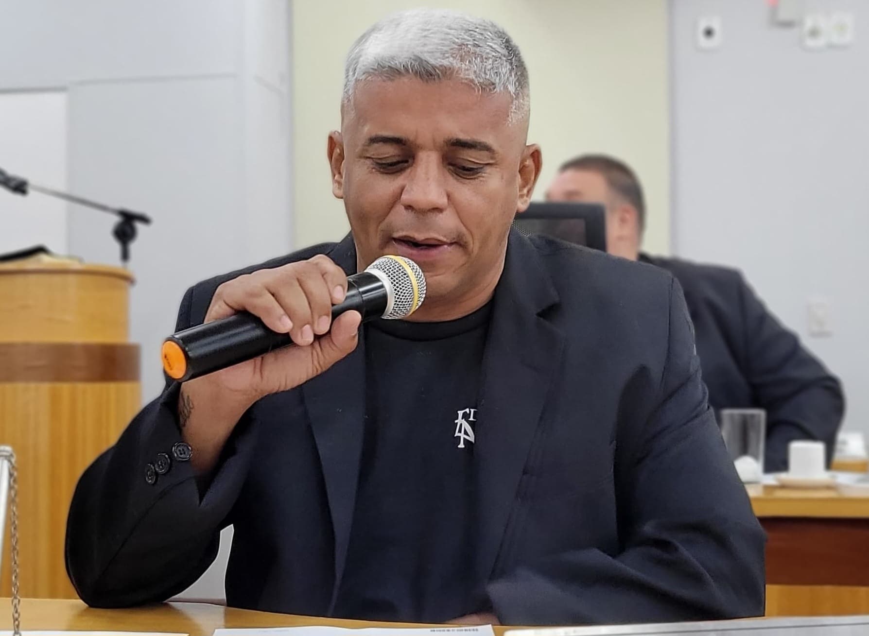 Edinaldo pede serviços para melhorar atendimento no Gastão de Oliveira