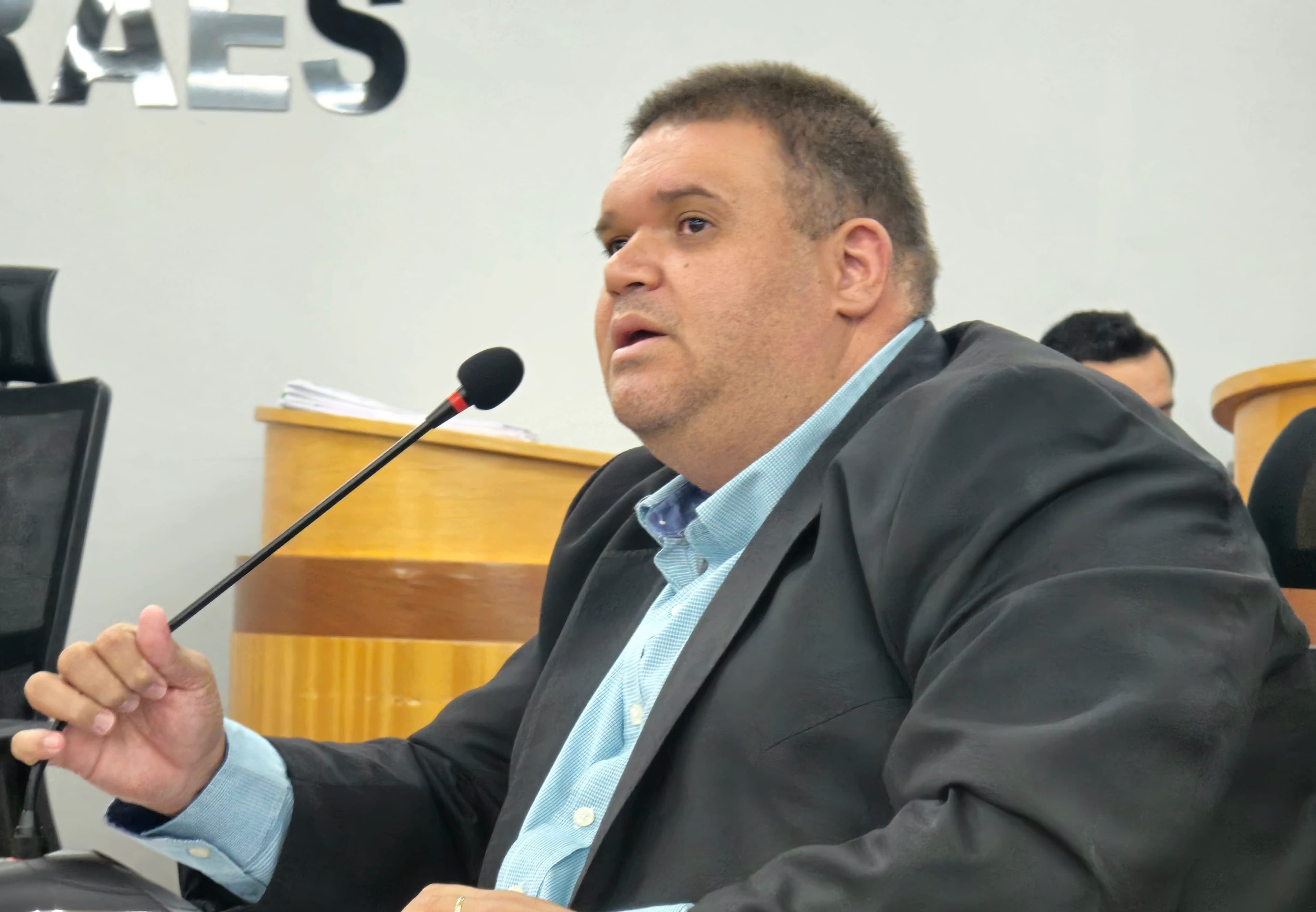 Jovan pede avaliação dos horários de ônibus disponibilizados à população