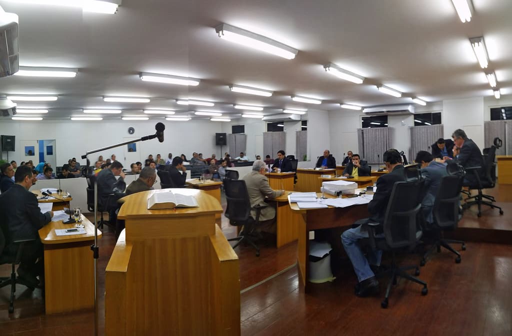 Câmara homenageia artistas plásticos corumbaenses nesta terça