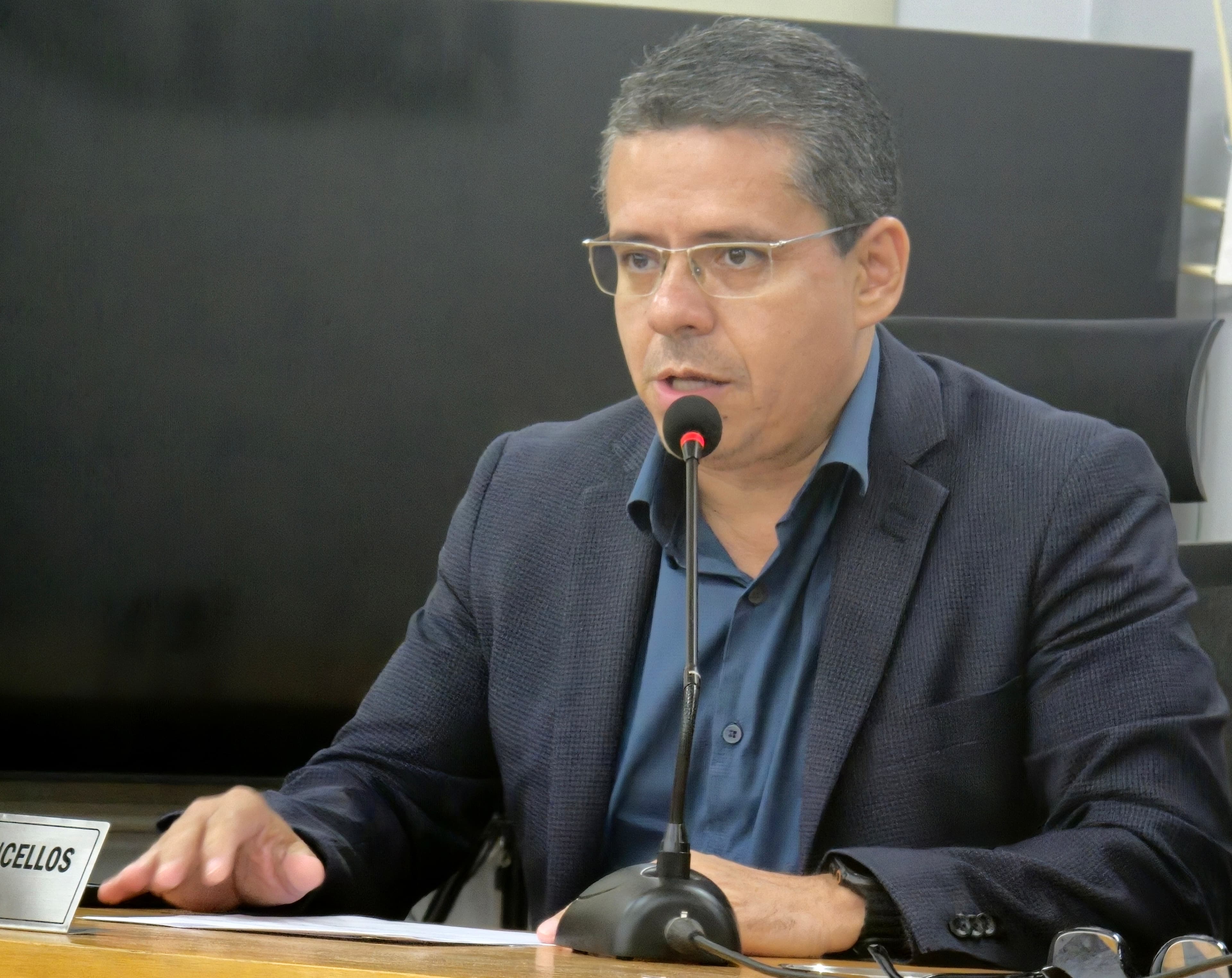 Alexandre busca informações sobre repasse de recursos ao Corumbaense