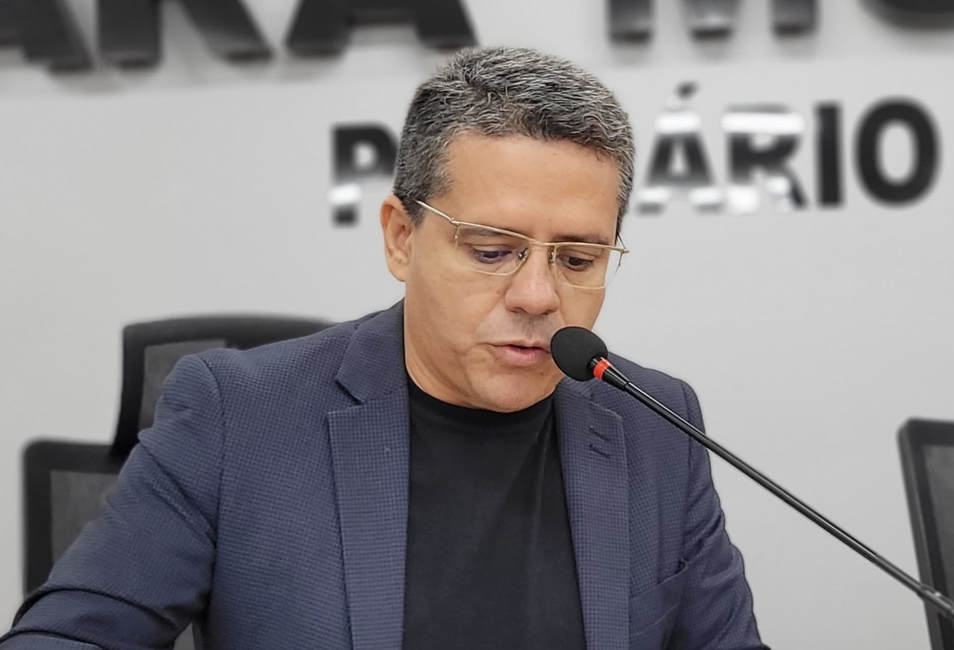 Alexandre sugere convênio com os Correios para implementação do Programa Remédio na Porta