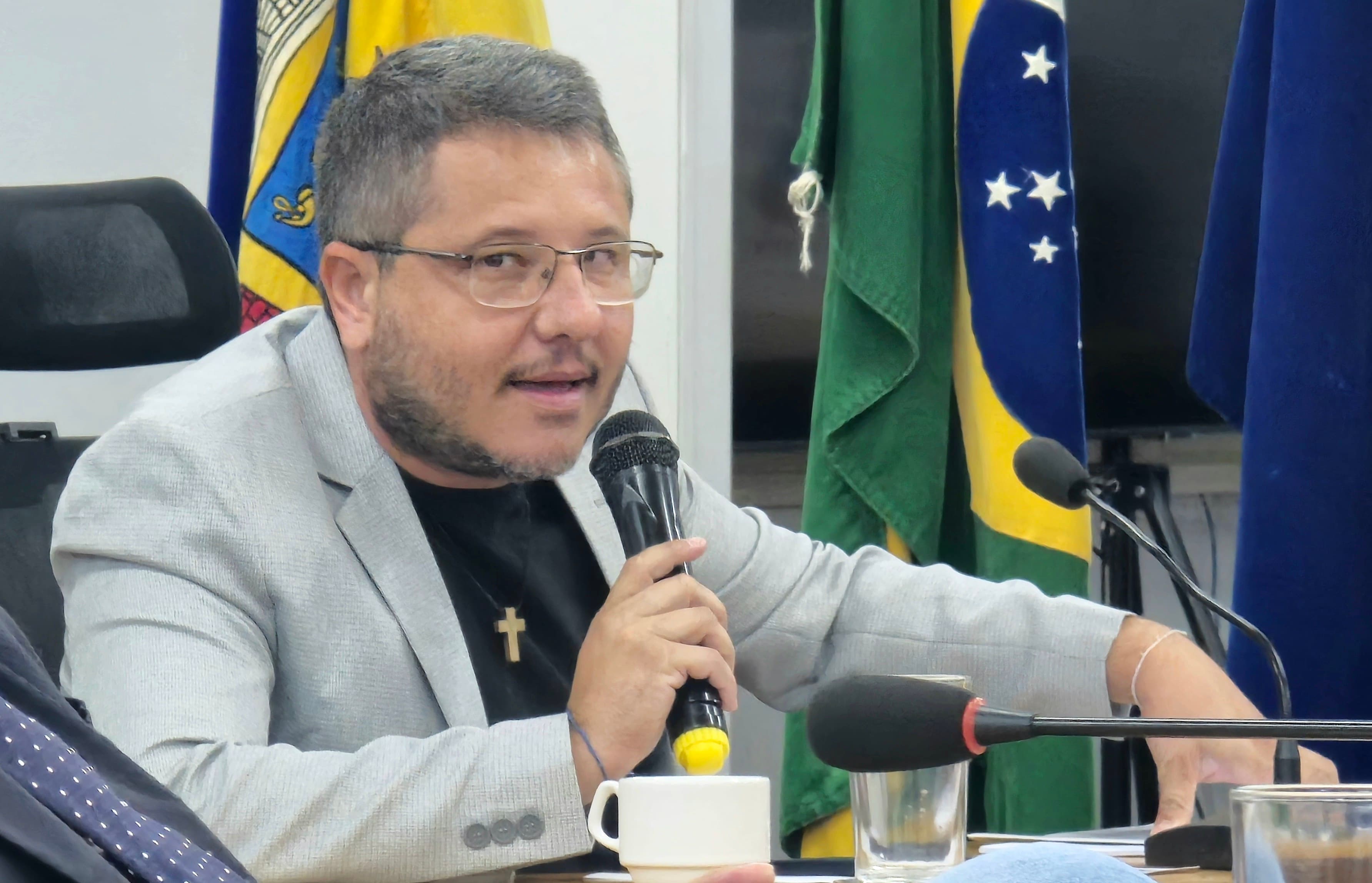 Na Câmara, Cazarin pede informações sobre a saúde pública de Corumbá