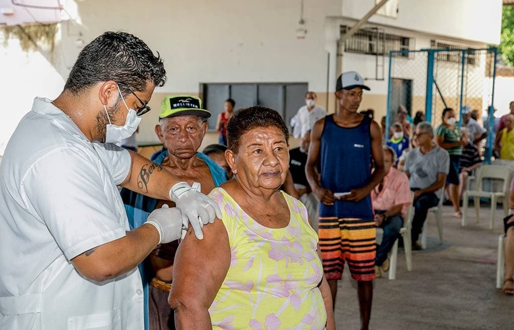 Vereador sugere horários diferenciados para vacinação de pessoas dos grupos de risco