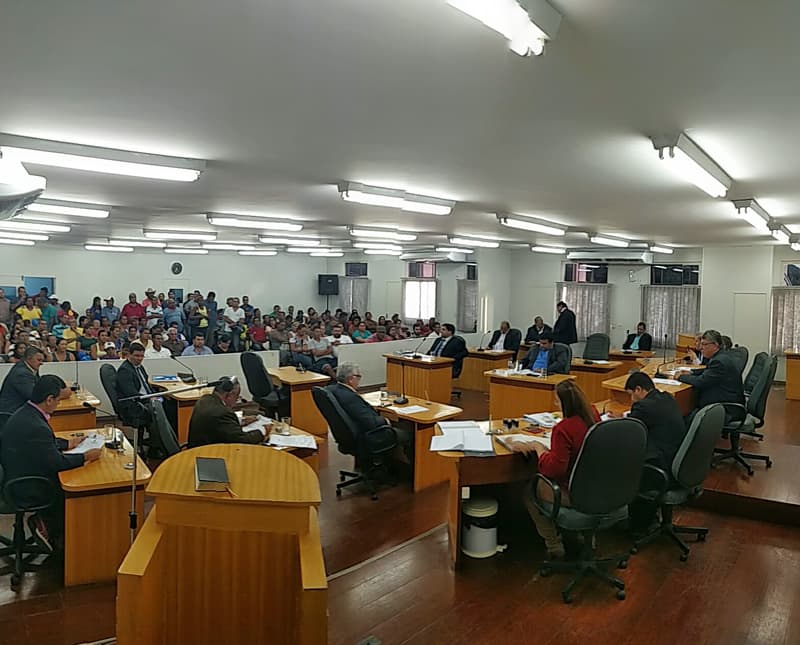 Câmara implanta aplicativo WhatsApp e amplia contato com a população