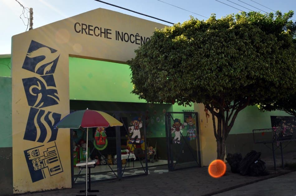 Vereador sugere travessia de pedestre elevada em frente a creche