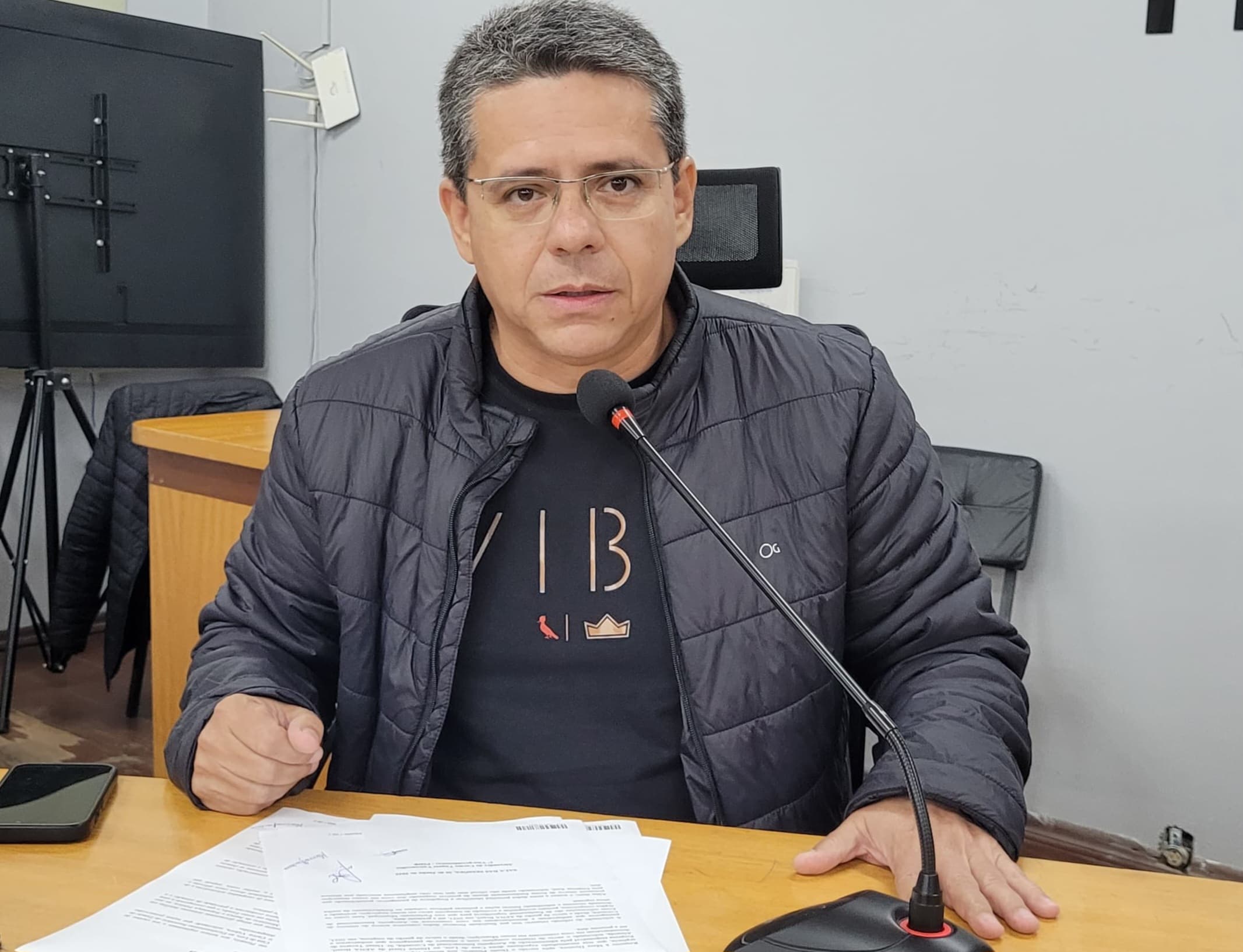 Alexandre busca informações necessárias para fortalecer o transporte aéreo em Corumbá