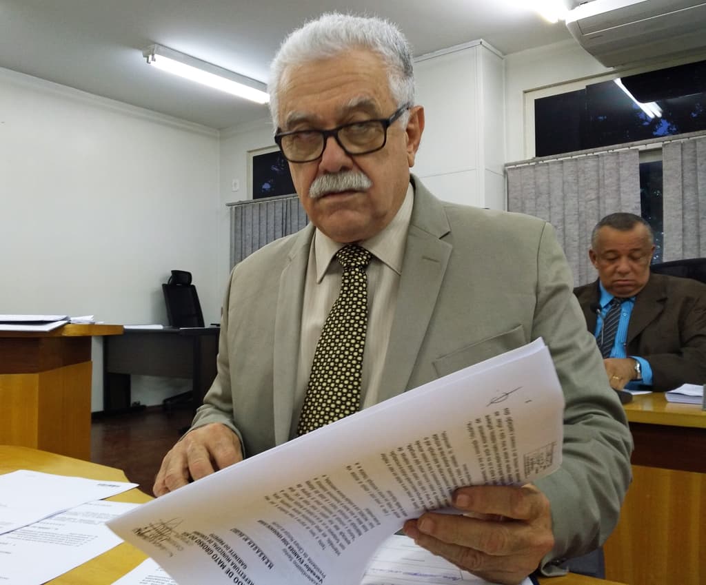 Vereador cobra instituição da ‘Área Azul’ para disciplinar estacionamento