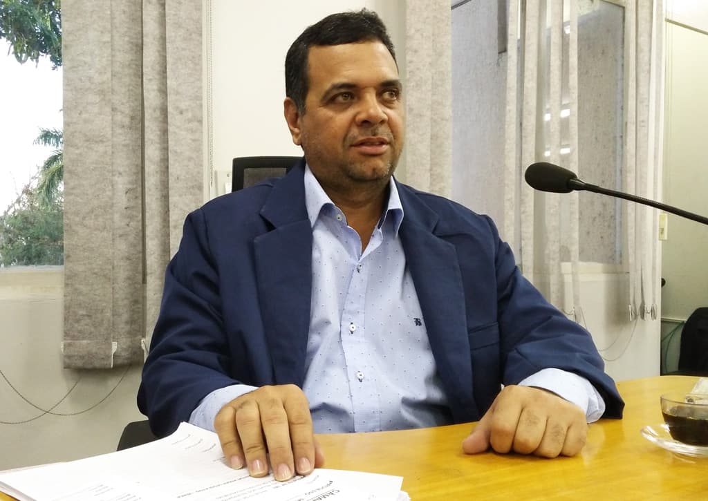 Baianinho volta pedir transporte para alunos da Fundação Bradesco