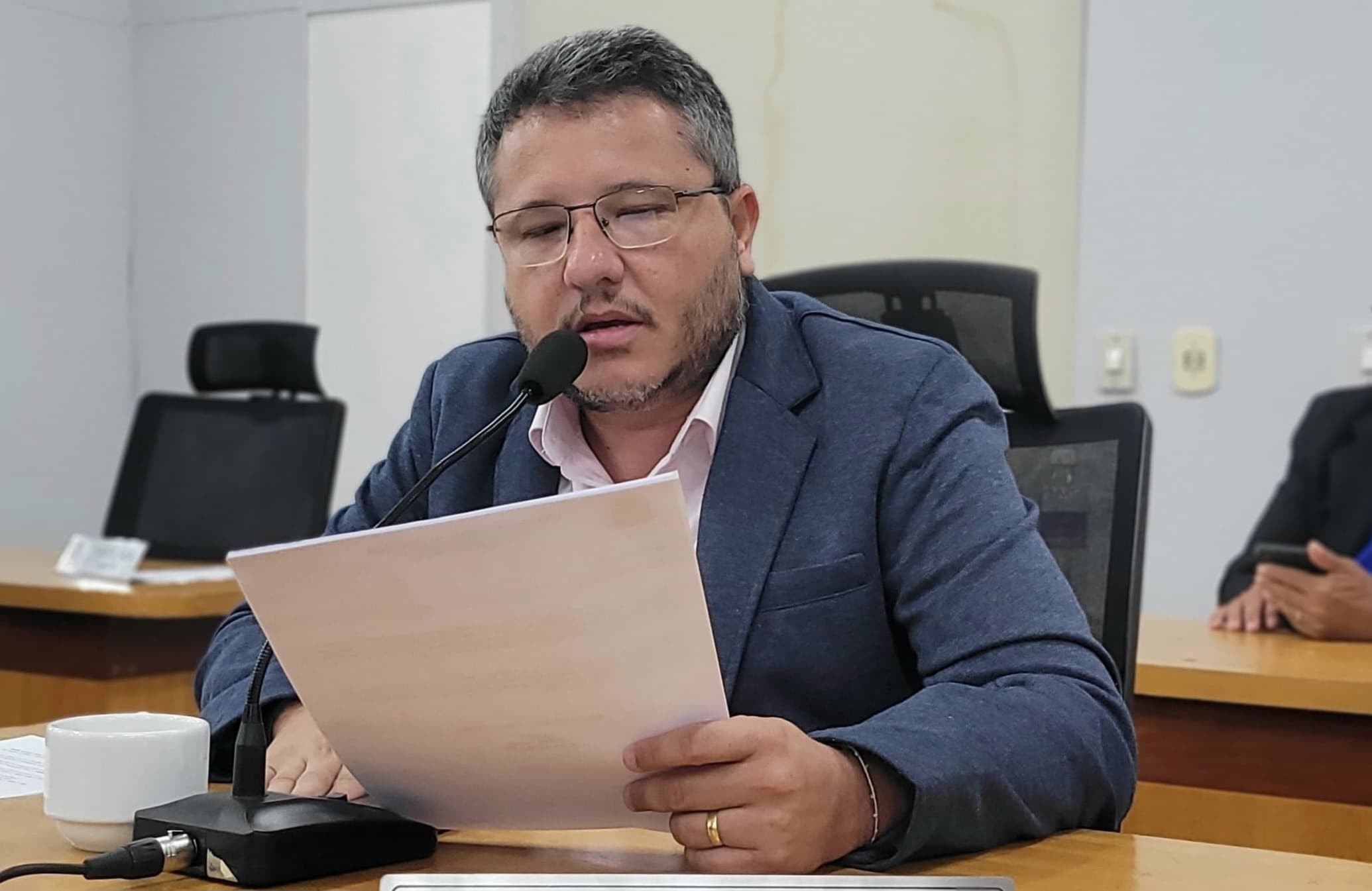 Cazarin sugere agendamento de consultas médicas por meio de aplicativo