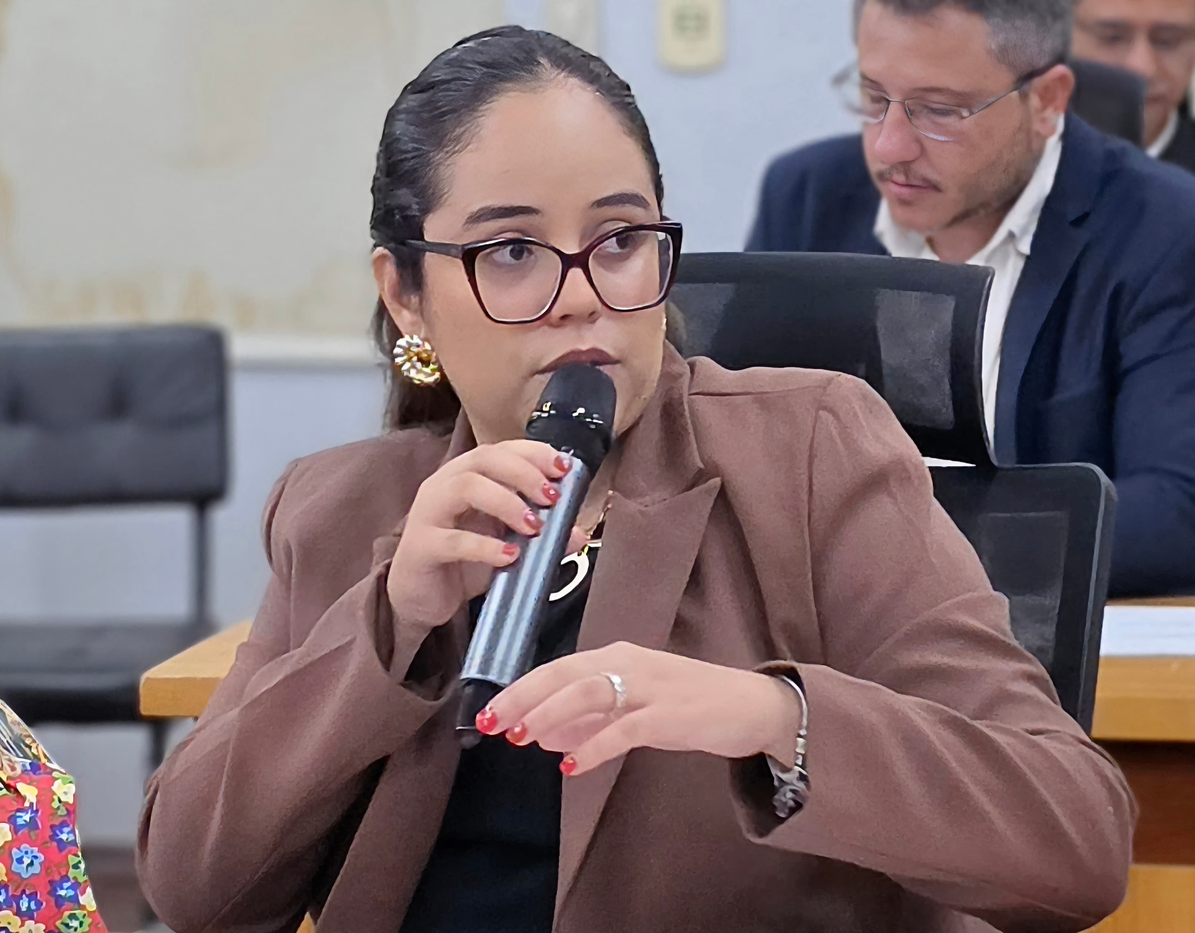 Hanna cobra posicionamento da Sanesul em relação à falta de água no Cravo Vermelho