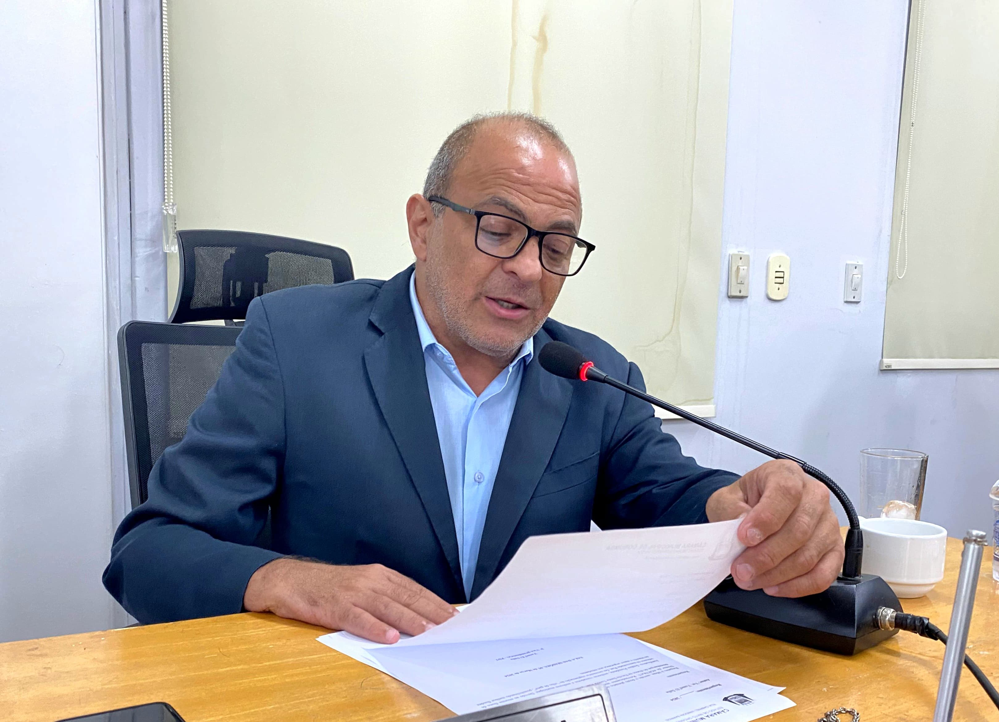 Vereador pede continuidade da pavimentação de via pública no Piúva