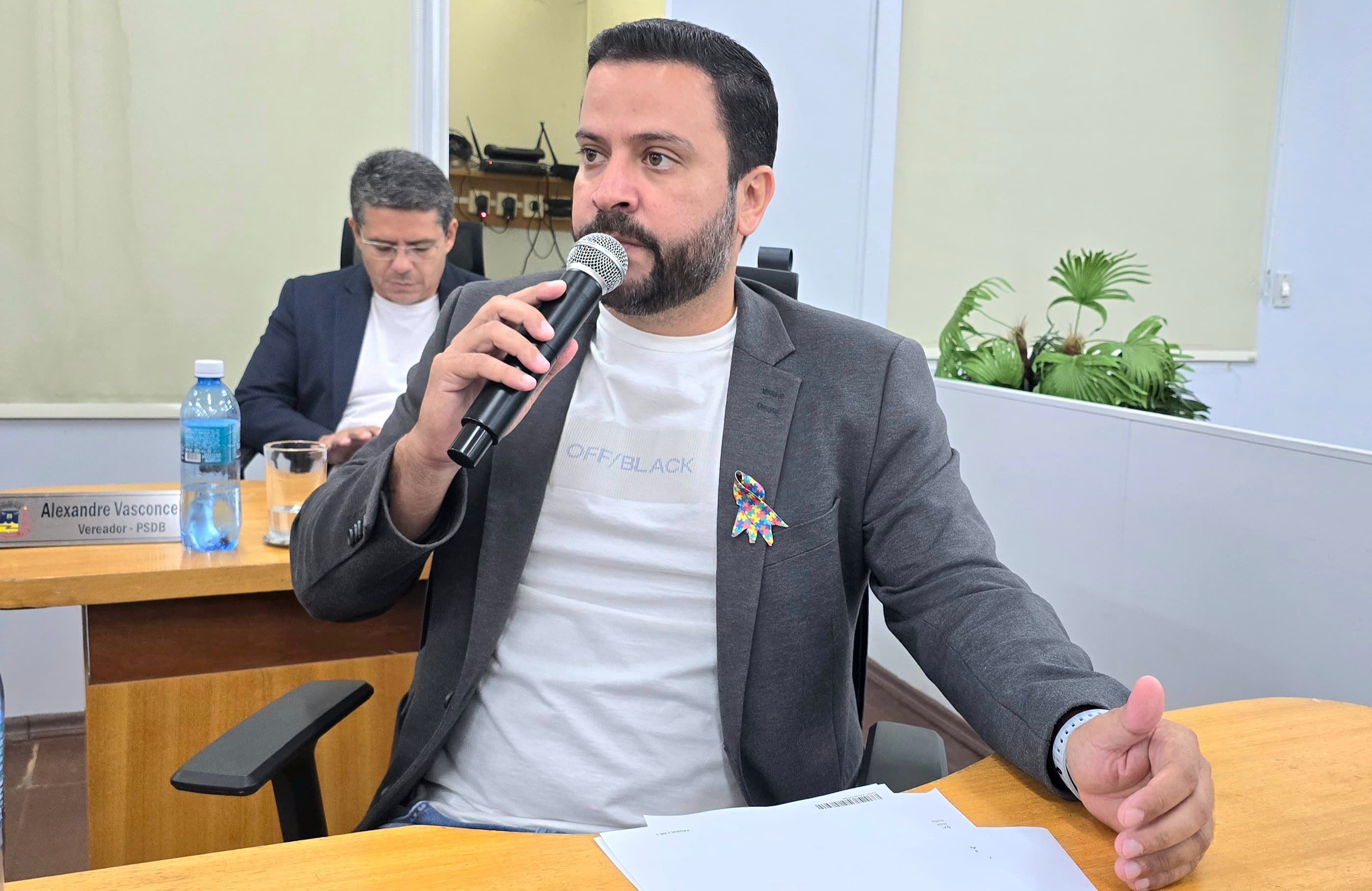 Construção de calçadas no entorno da Escola Almirante Tamandaré é solicitada na Câmara