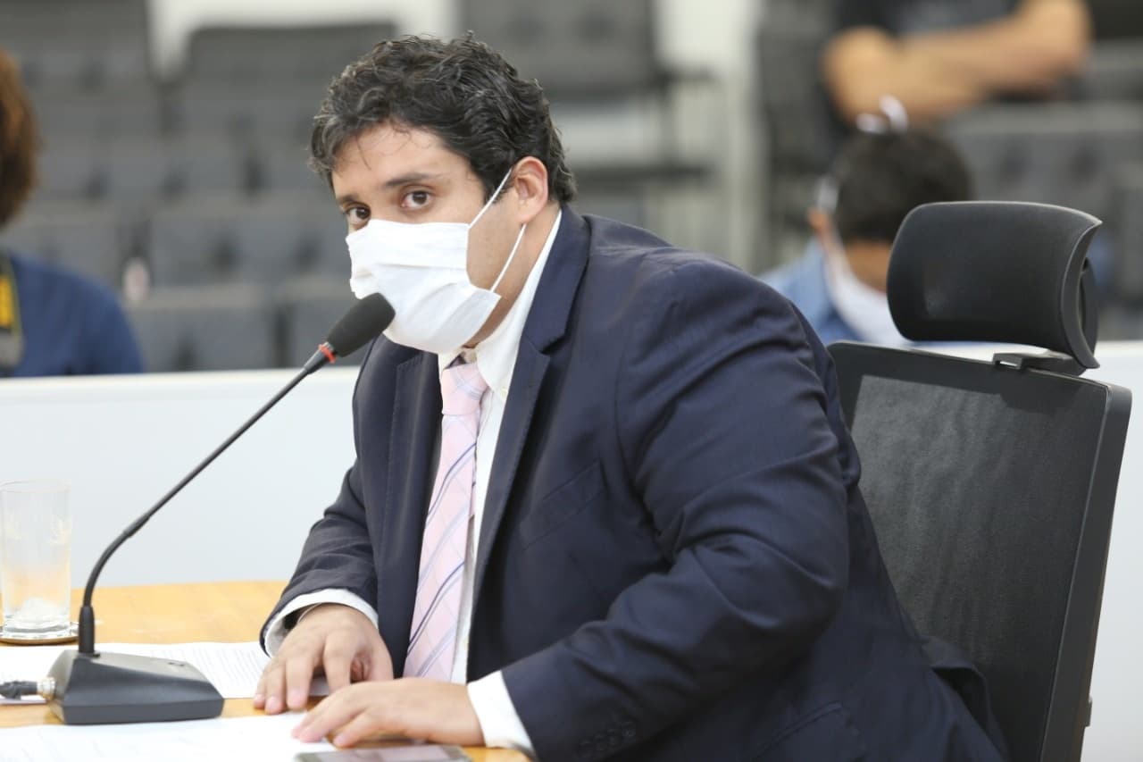 Para combater o Aedes aegypti, vereador pede limpeza de terrenos na cidade