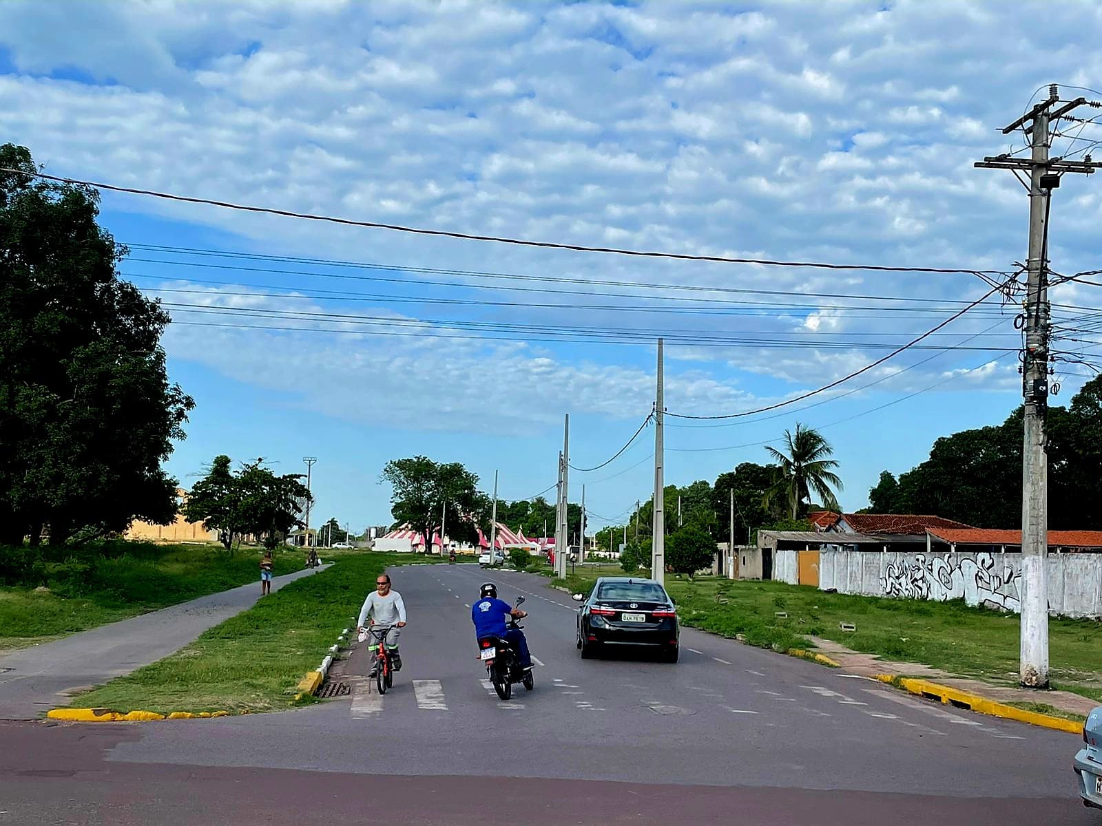 Vereadora Hanna cobra sistema de iluminação pública na Avenida Santa Cruz